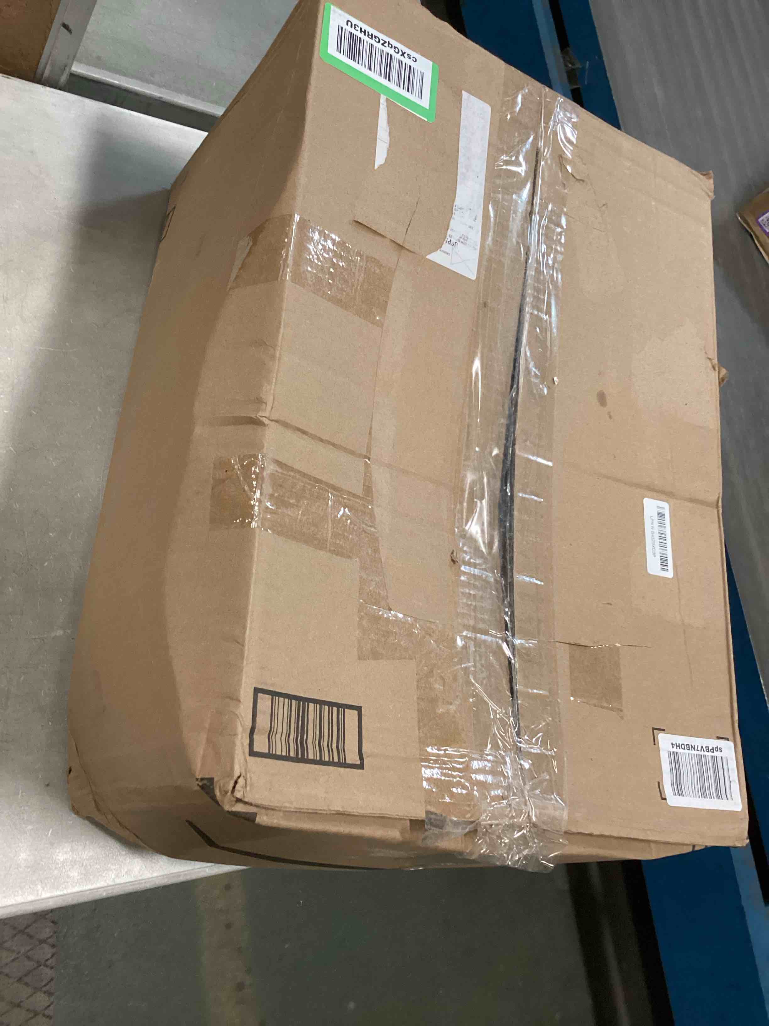 https://s3.amazonaws.com/lotting-images-prod/bidfta/GRA0167463_1728344366562.jpeg