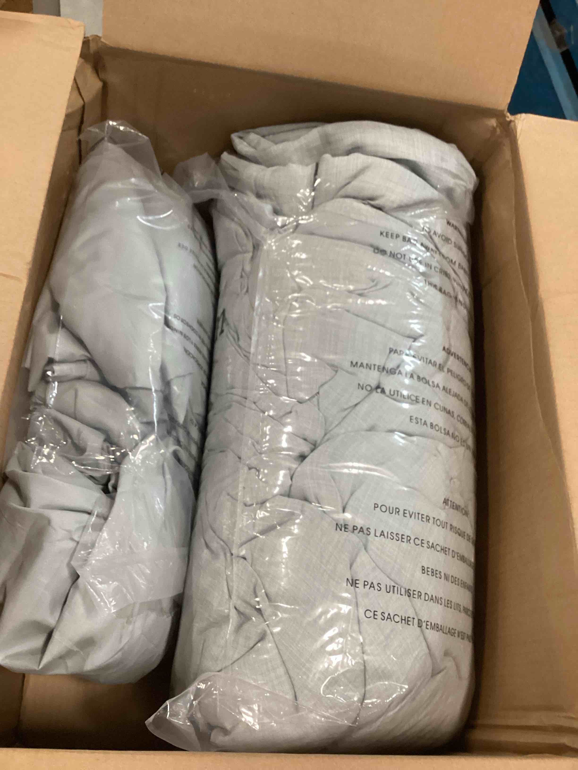 https://s3.amazonaws.com/lotting-images-prod/bidfta/GRA0167463_1728344382376.jpeg