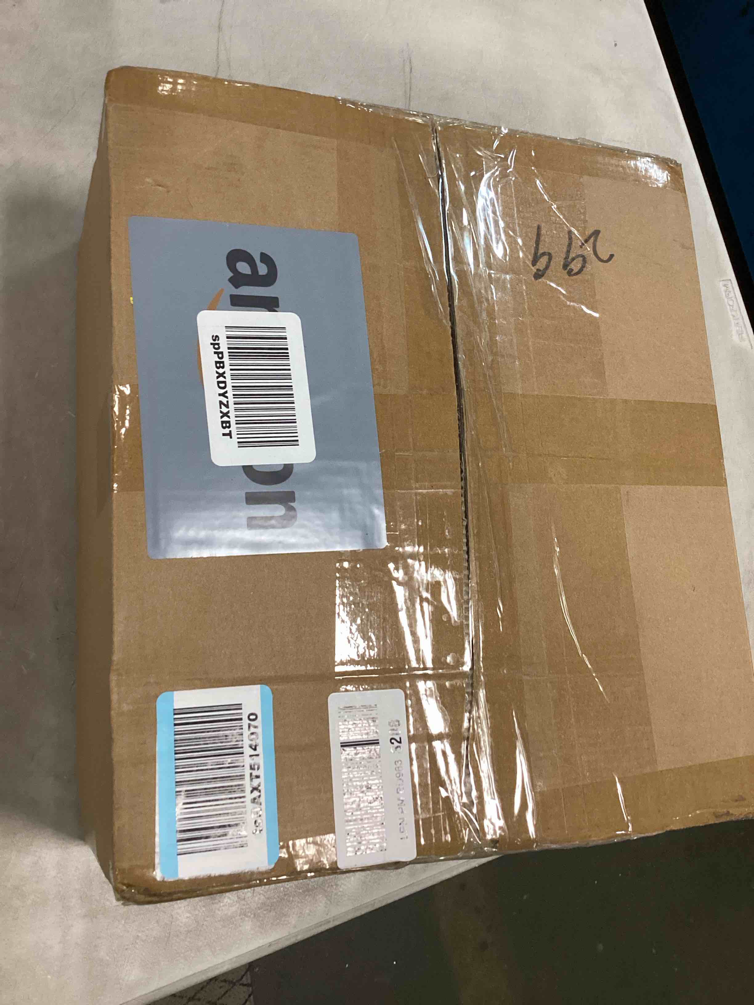 https://s3.amazonaws.com/lotting-images-prod/bidfta/GRA0167627_1728096050975.jpeg