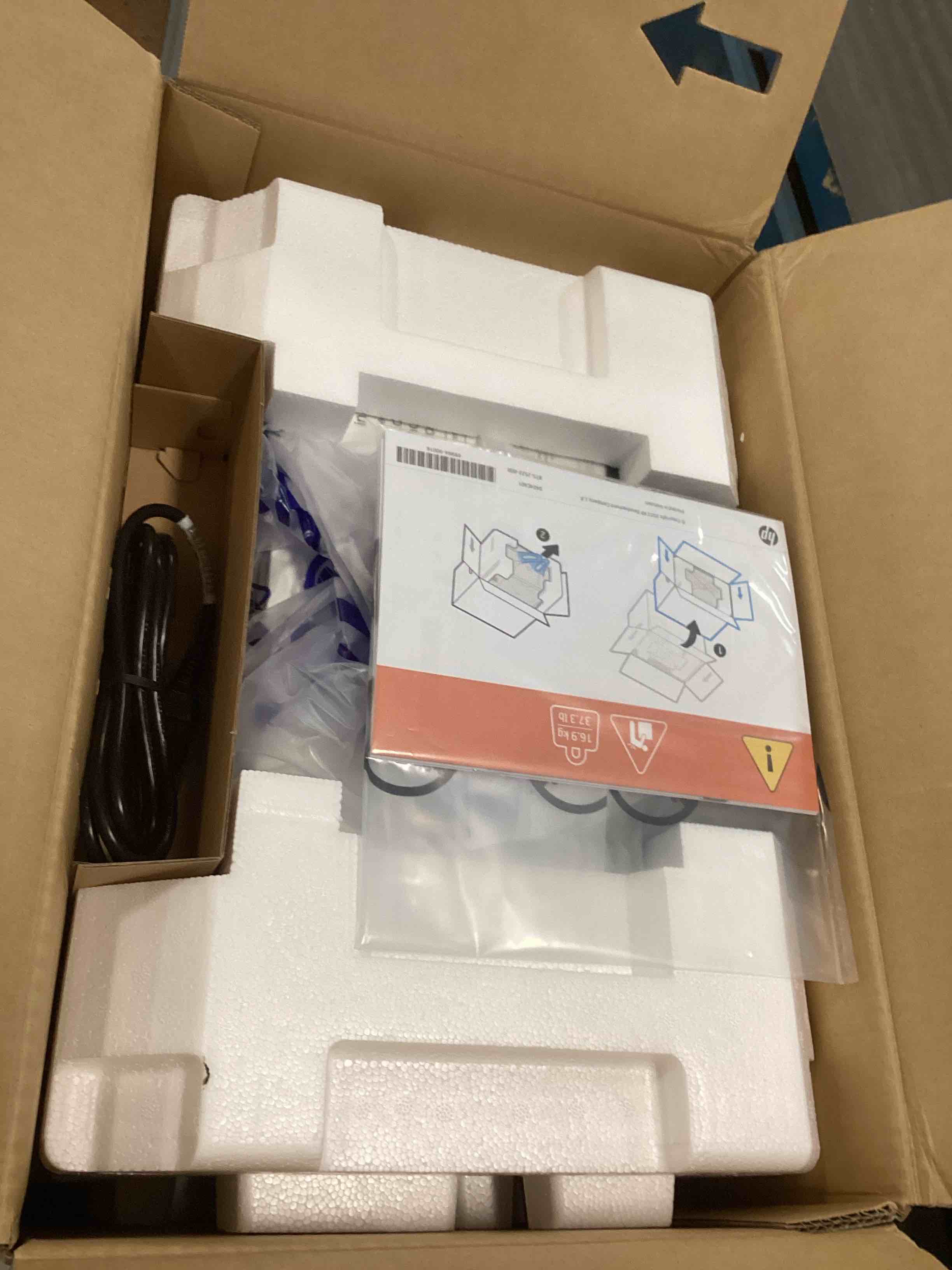 https://s3.amazonaws.com/lotting-images-prod/bidfta/GRA0167838_1727992286139.jpeg