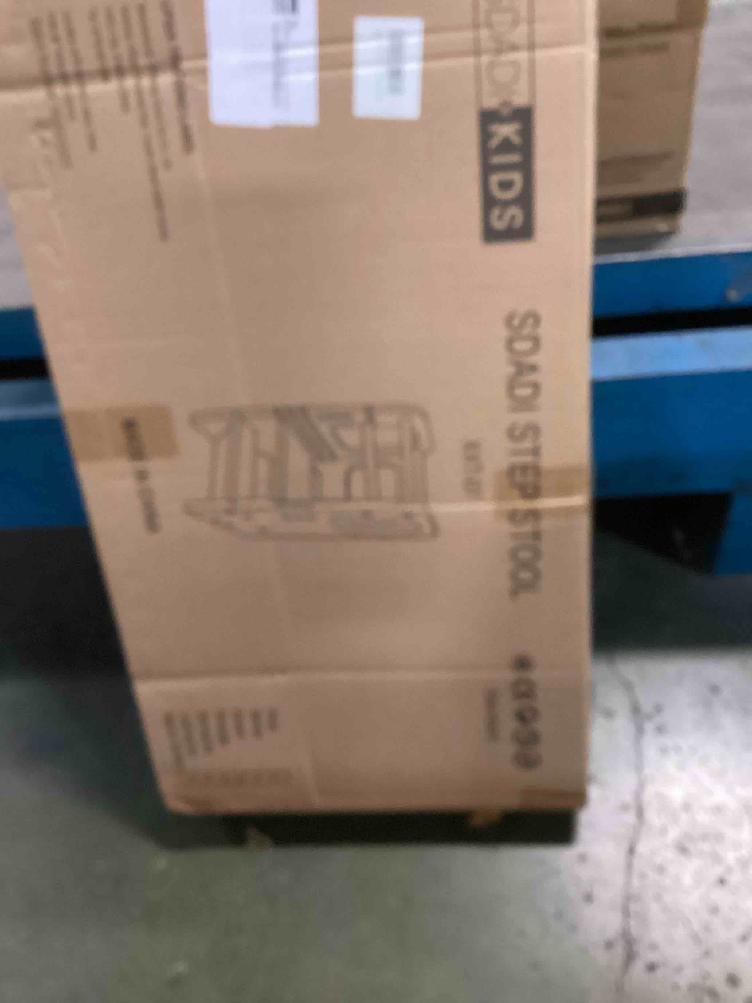 https://s3.amazonaws.com/lotting-images-prod/bidfta/GRA0168119_1732723821659.jpeg