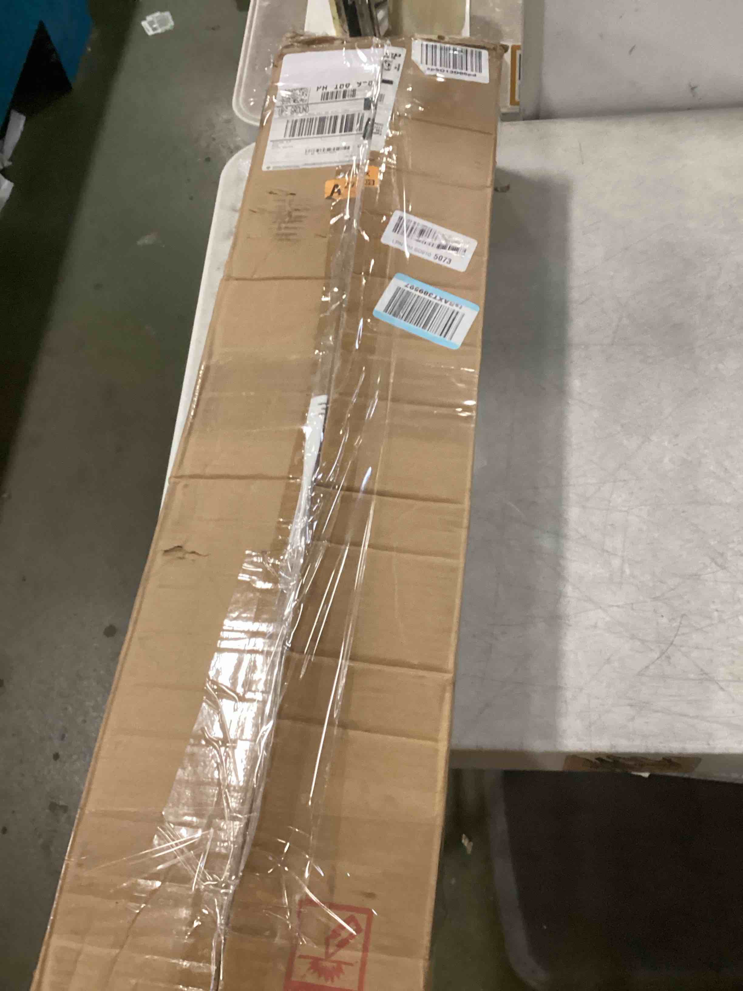https://s3.amazonaws.com/lotting-images-prod/bidfta/GRA0168641_1732544364551.jpeg