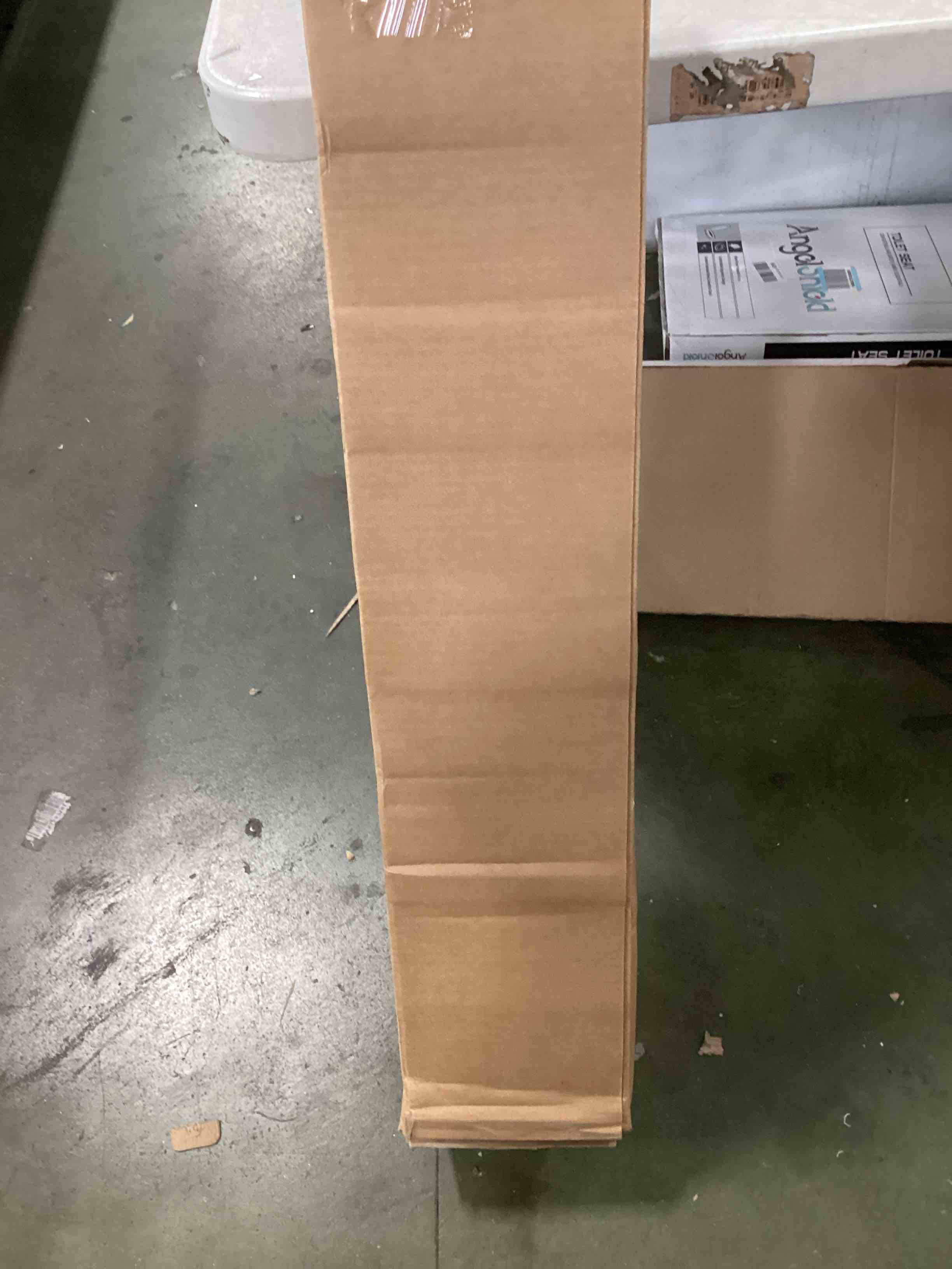 https://s3.amazonaws.com/lotting-images-prod/bidfta/GRA0168762_1732372419519.jpeg