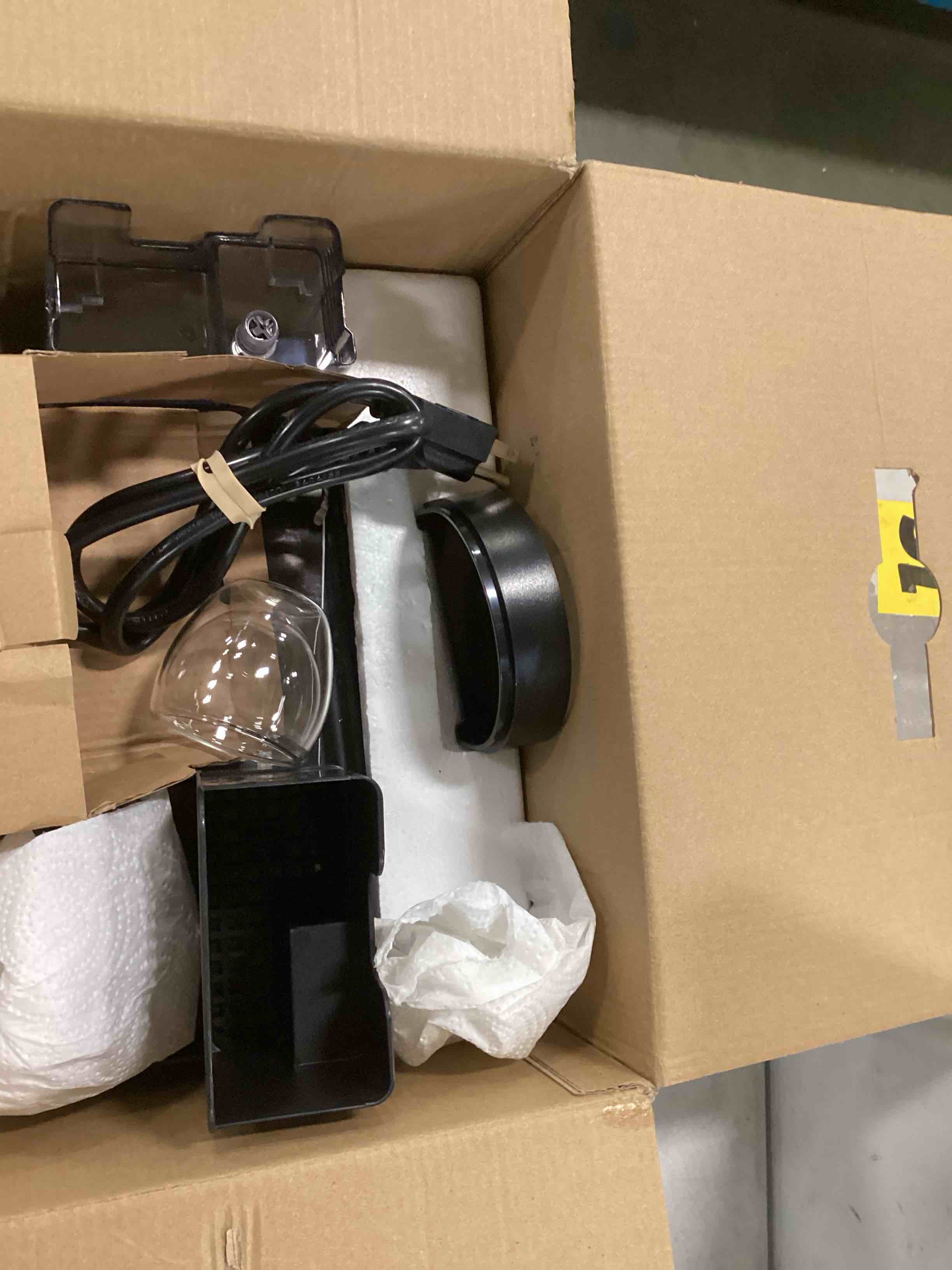 https://s3.amazonaws.com/lotting-images-prod/bidfta/GRA0168772_1732369010885.jpeg