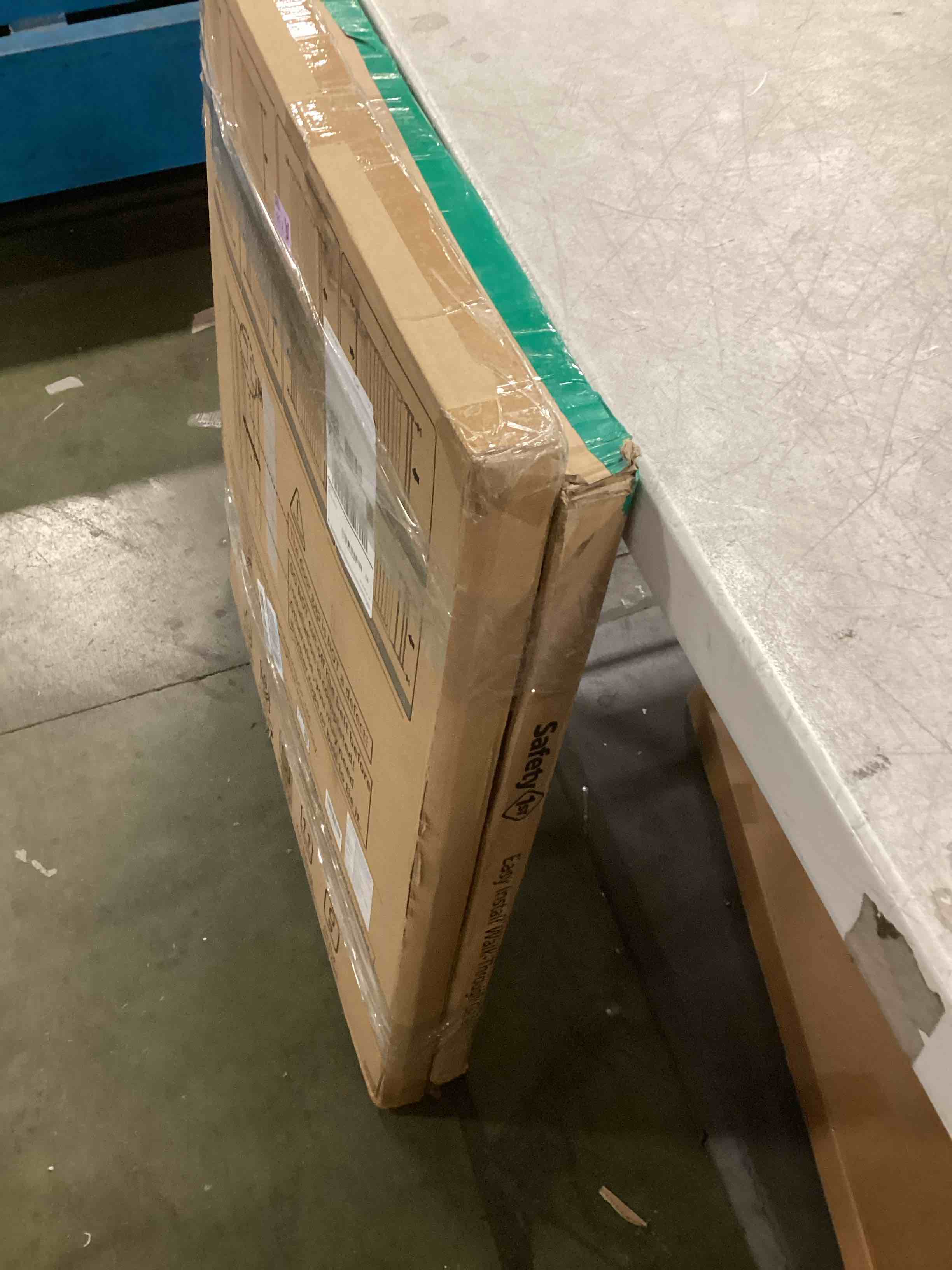 https://s3.amazonaws.com/lotting-images-prod/bidfta/GRA0168781_1732368018510.jpeg