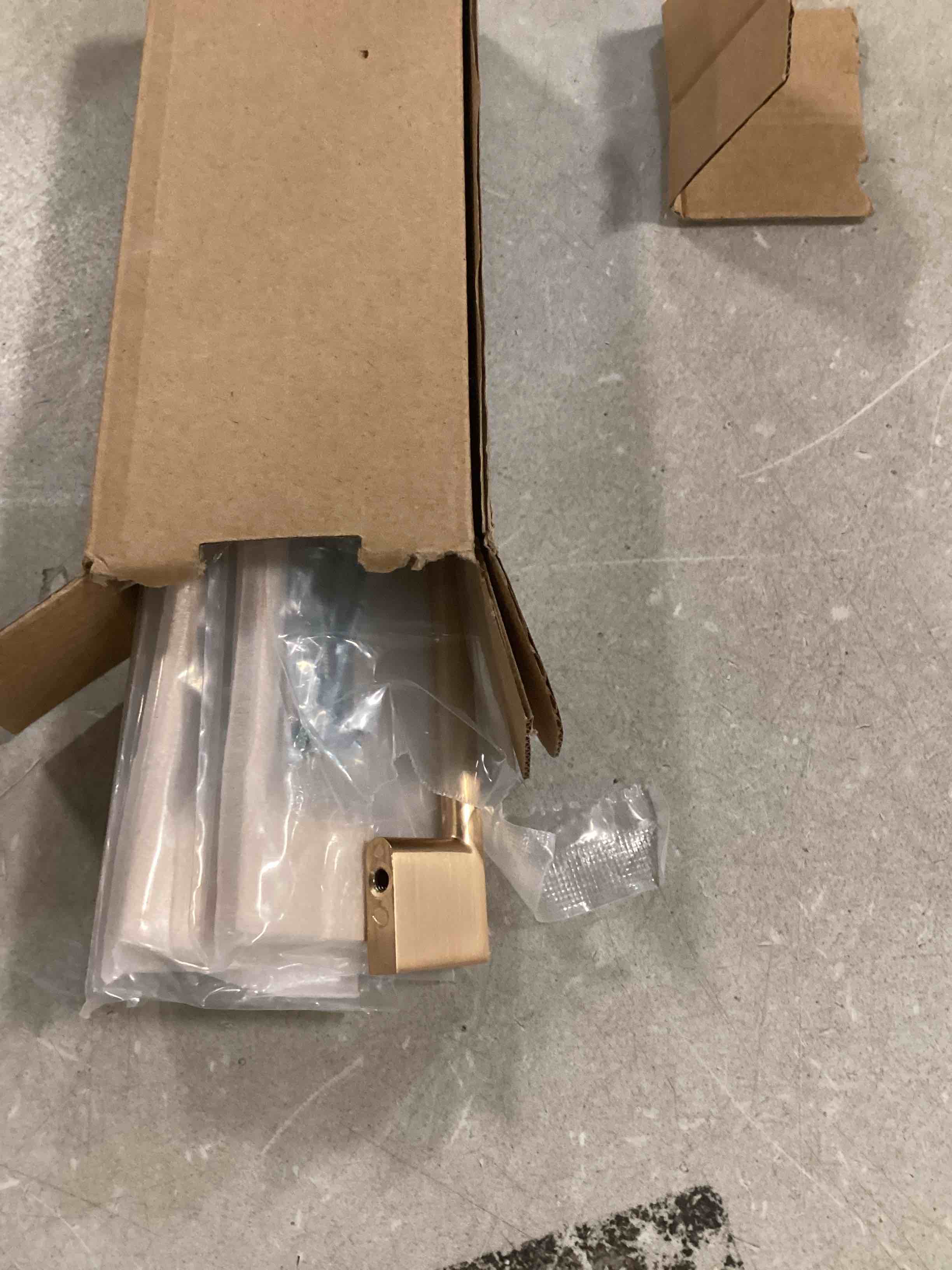 https://s3.amazonaws.com/lotting-images-prod/bidfta/GRA0169261_1732197173266.jpeg
