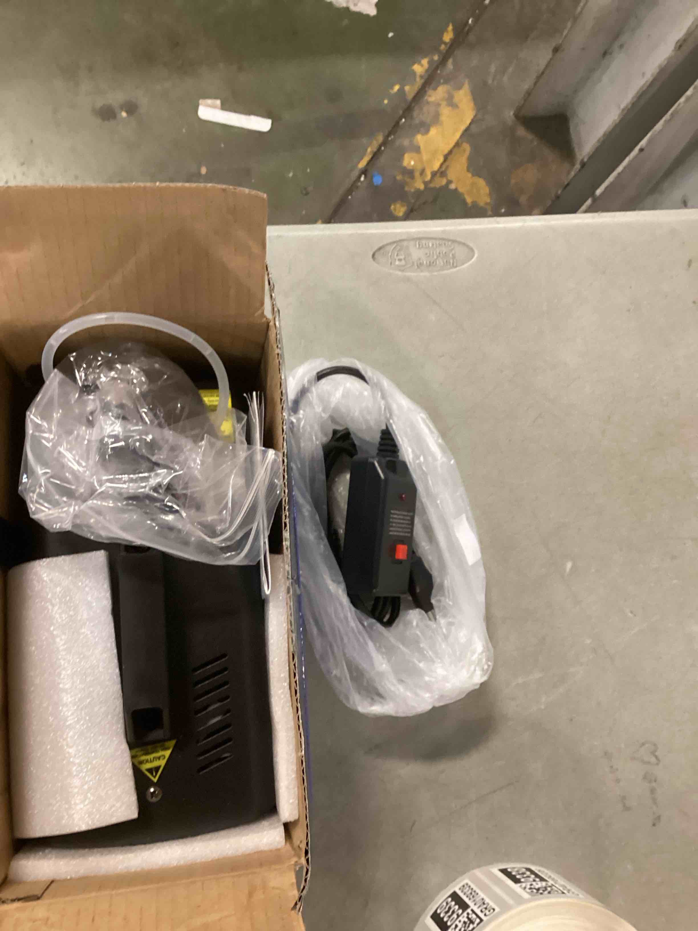 https://s3.amazonaws.com/lotting-images-prod/bidfta/GRA0169341_1732136001573.jpeg