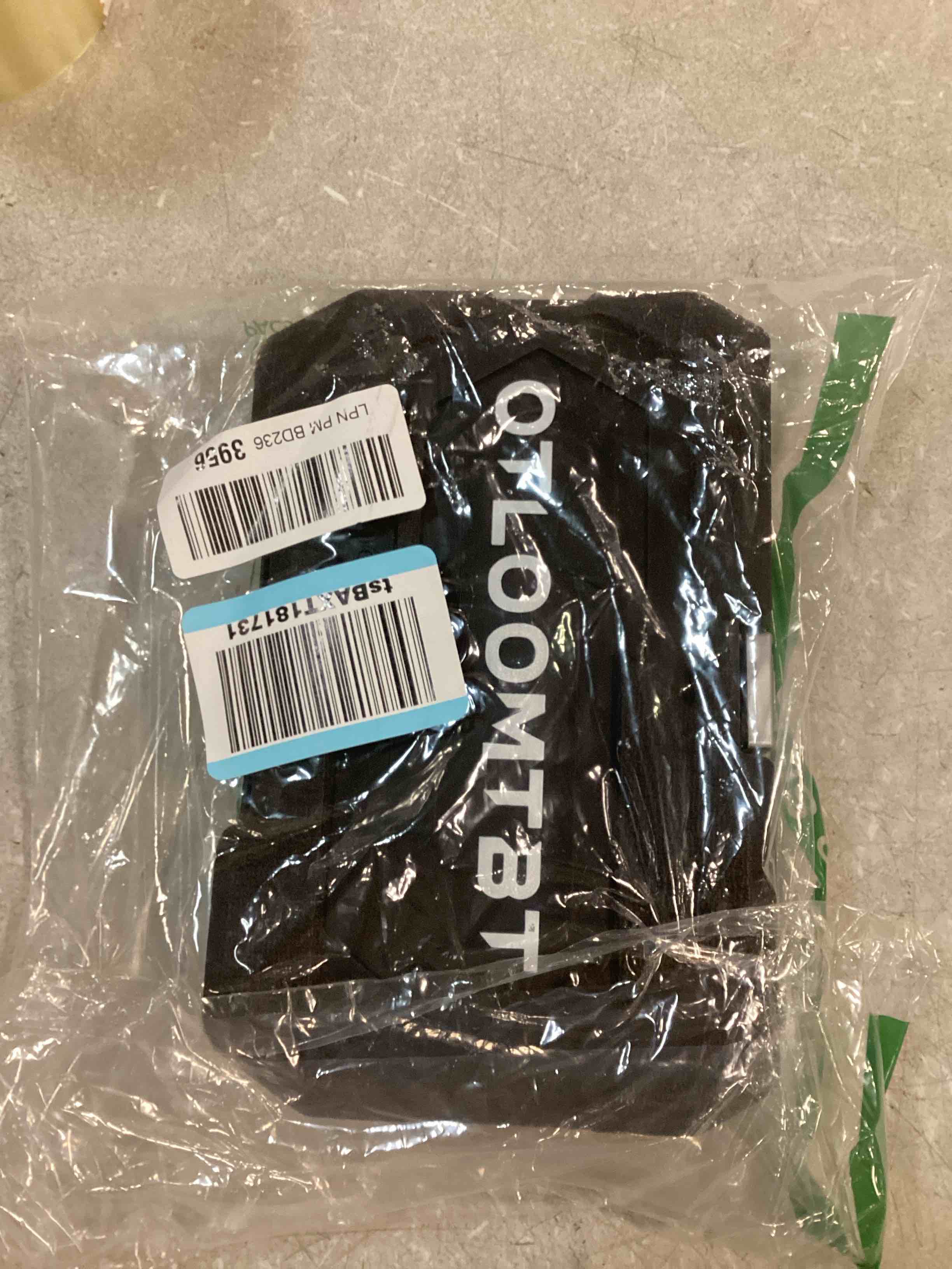 https://s3.amazonaws.com/lotting-images-prod/bidfta/GRA0169709_1732024844418.jpeg