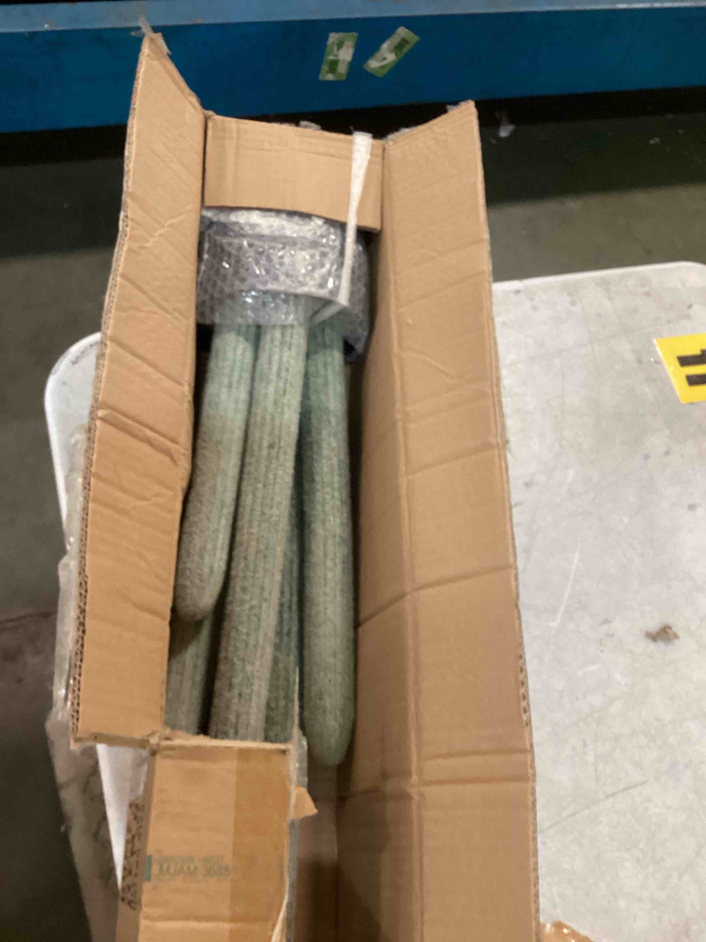 https://s3.amazonaws.com/lotting-images-prod/bidfta/GRA0169906_1731936665732.jpeg