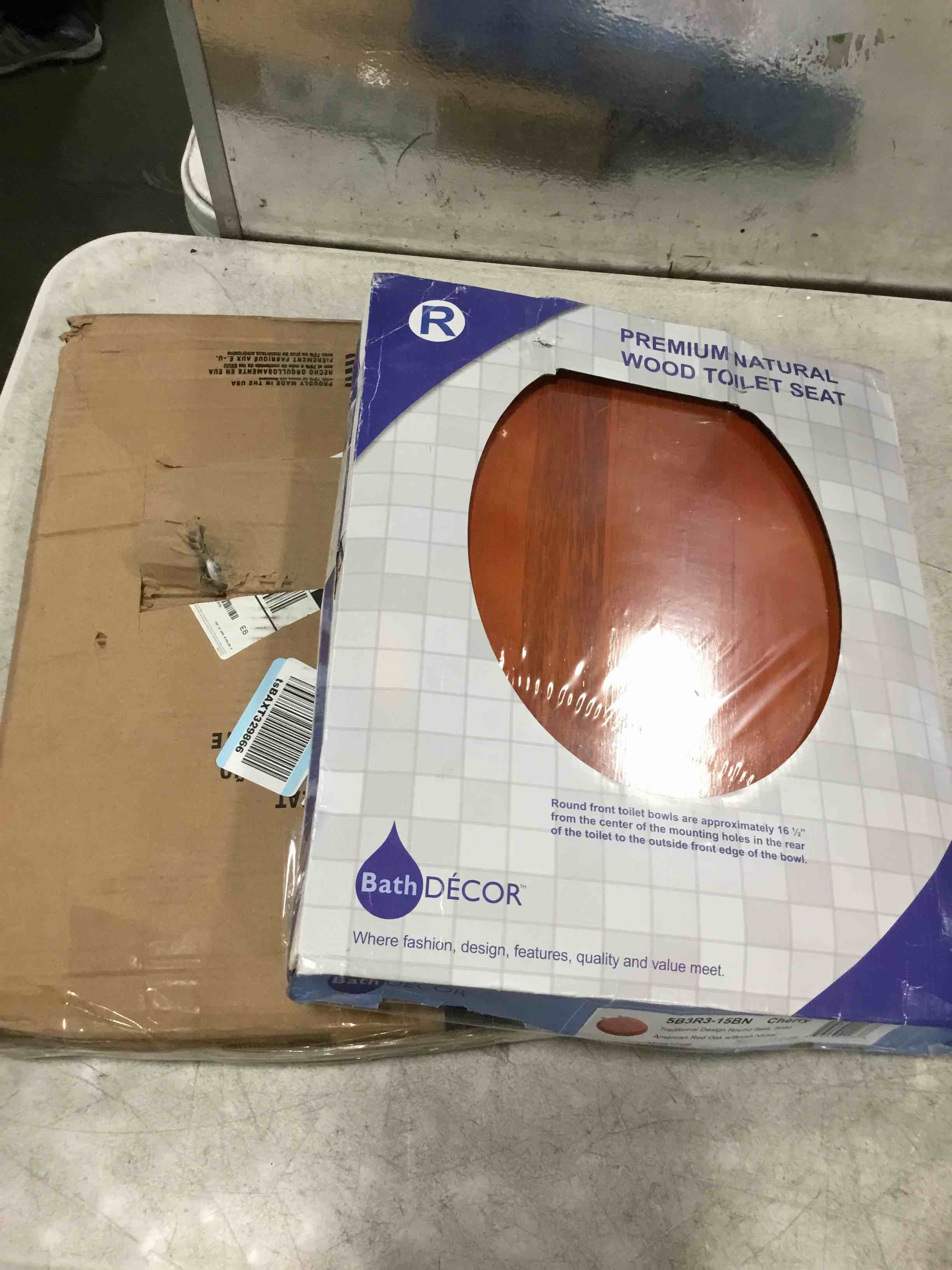 Assortment of Round Bowl Seats, fits all round toilets, (Different styles, colors and different sizes, from different brands) 