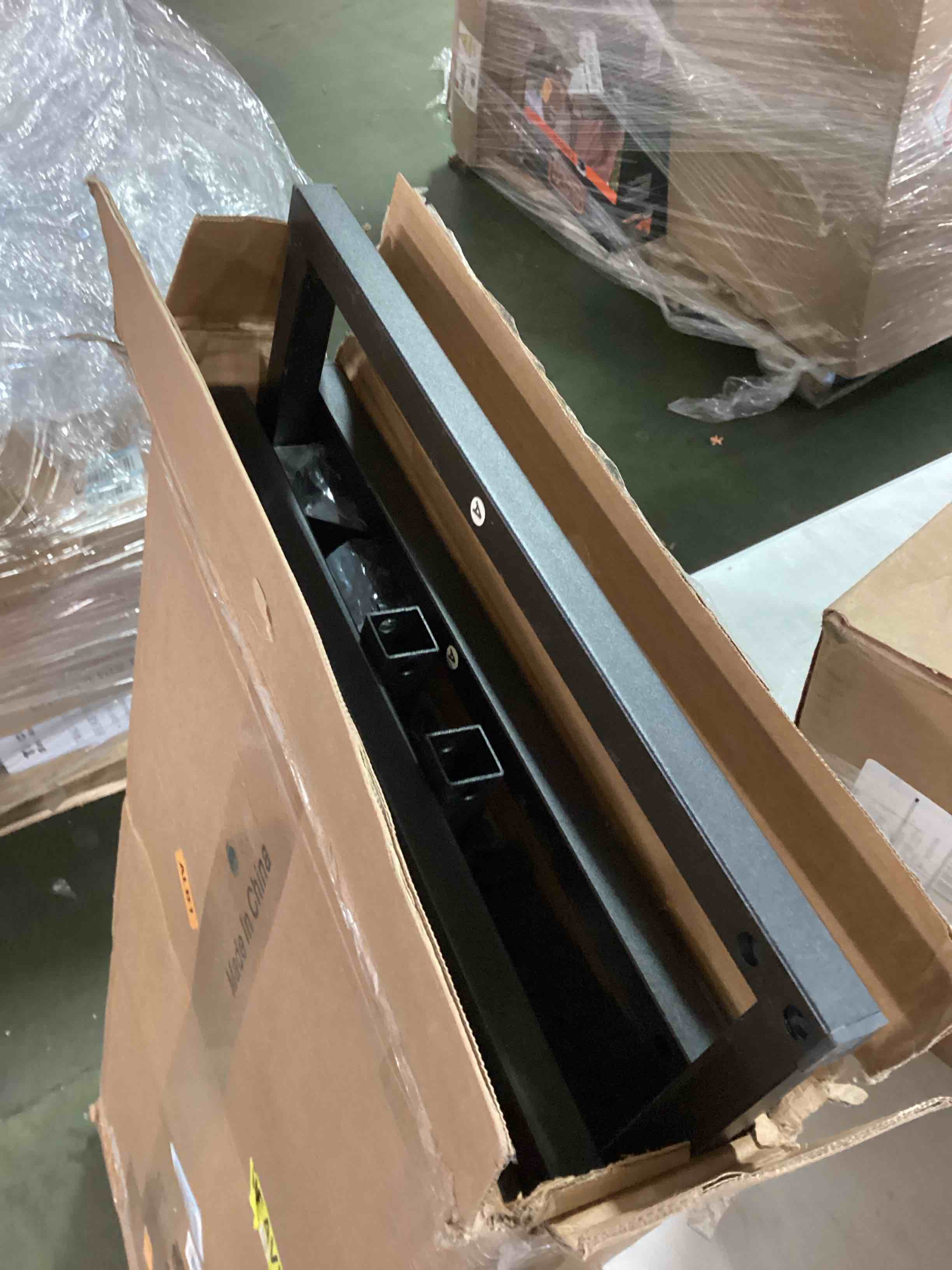 https://s3.amazonaws.com/lotting-images-prod/bidfta/GRA0172212_1732639090574.jpeg