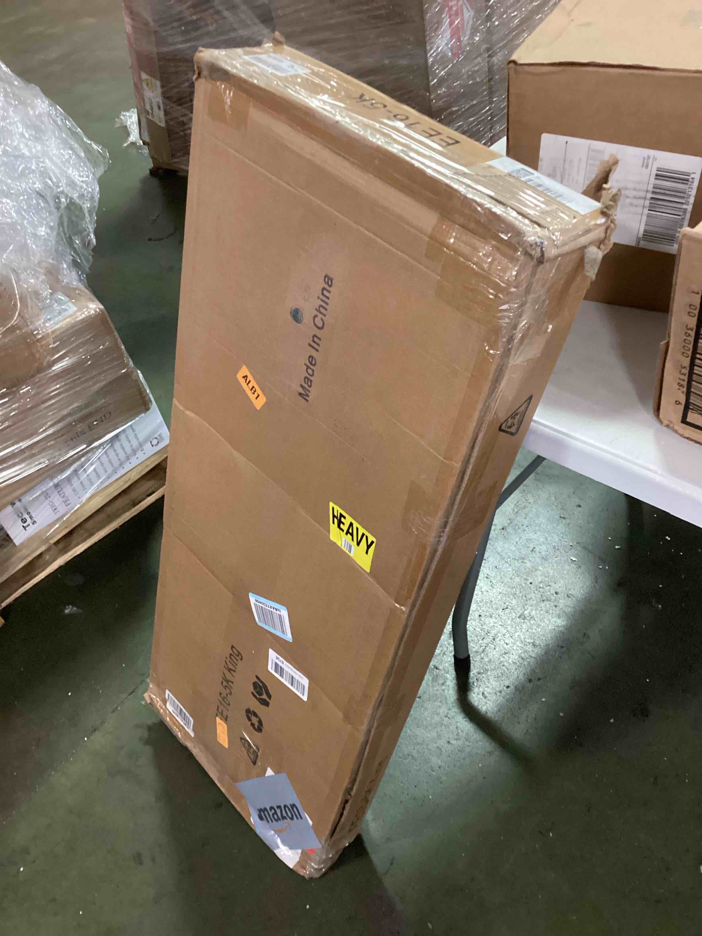 https://s3.amazonaws.com/lotting-images-prod/bidfta/GRA0172212_1732639114138.jpeg
