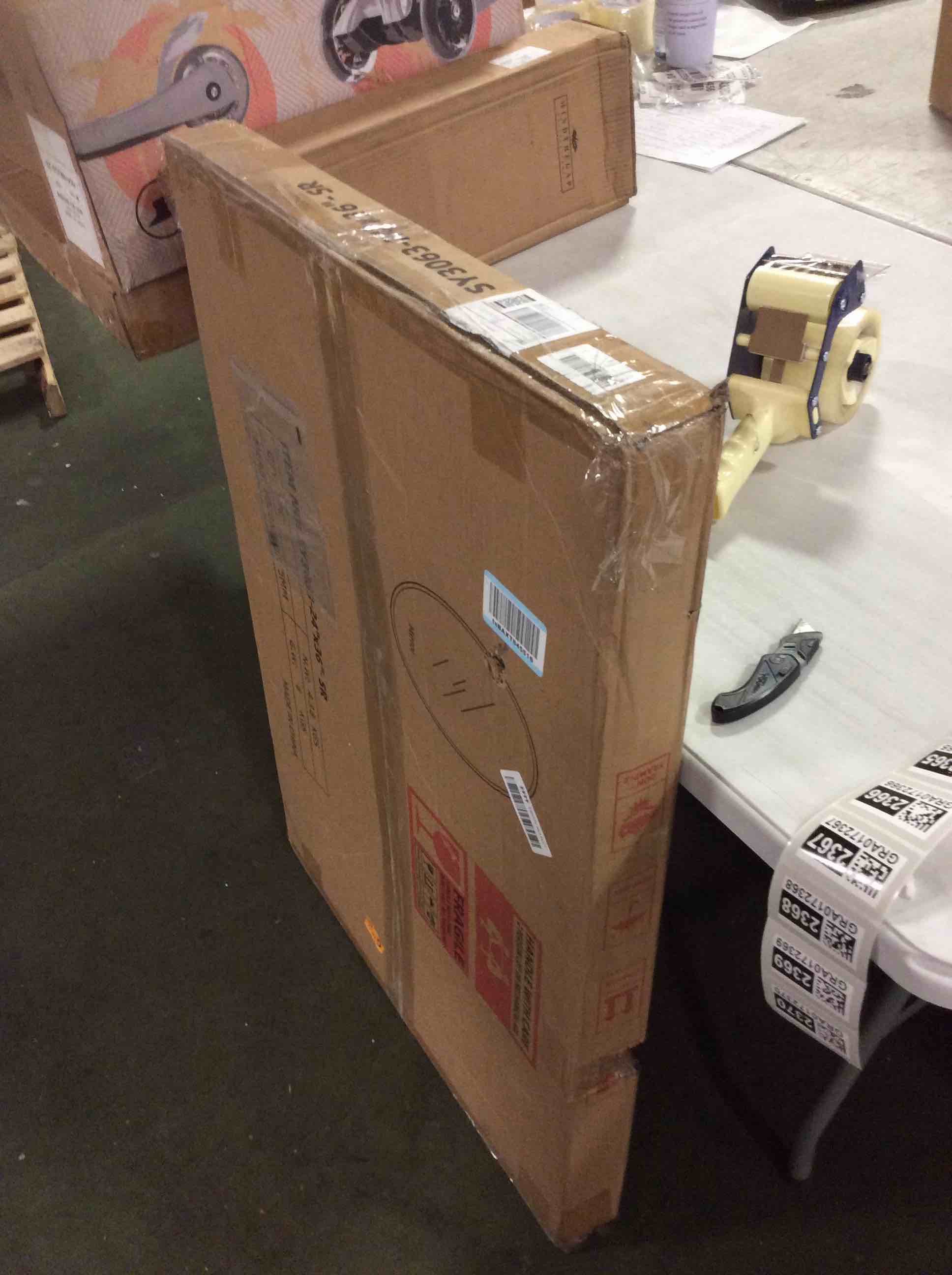 https://s3.amazonaws.com/lotting-images-prod/bidfta/GRA0172371_1732550792255.jpeg