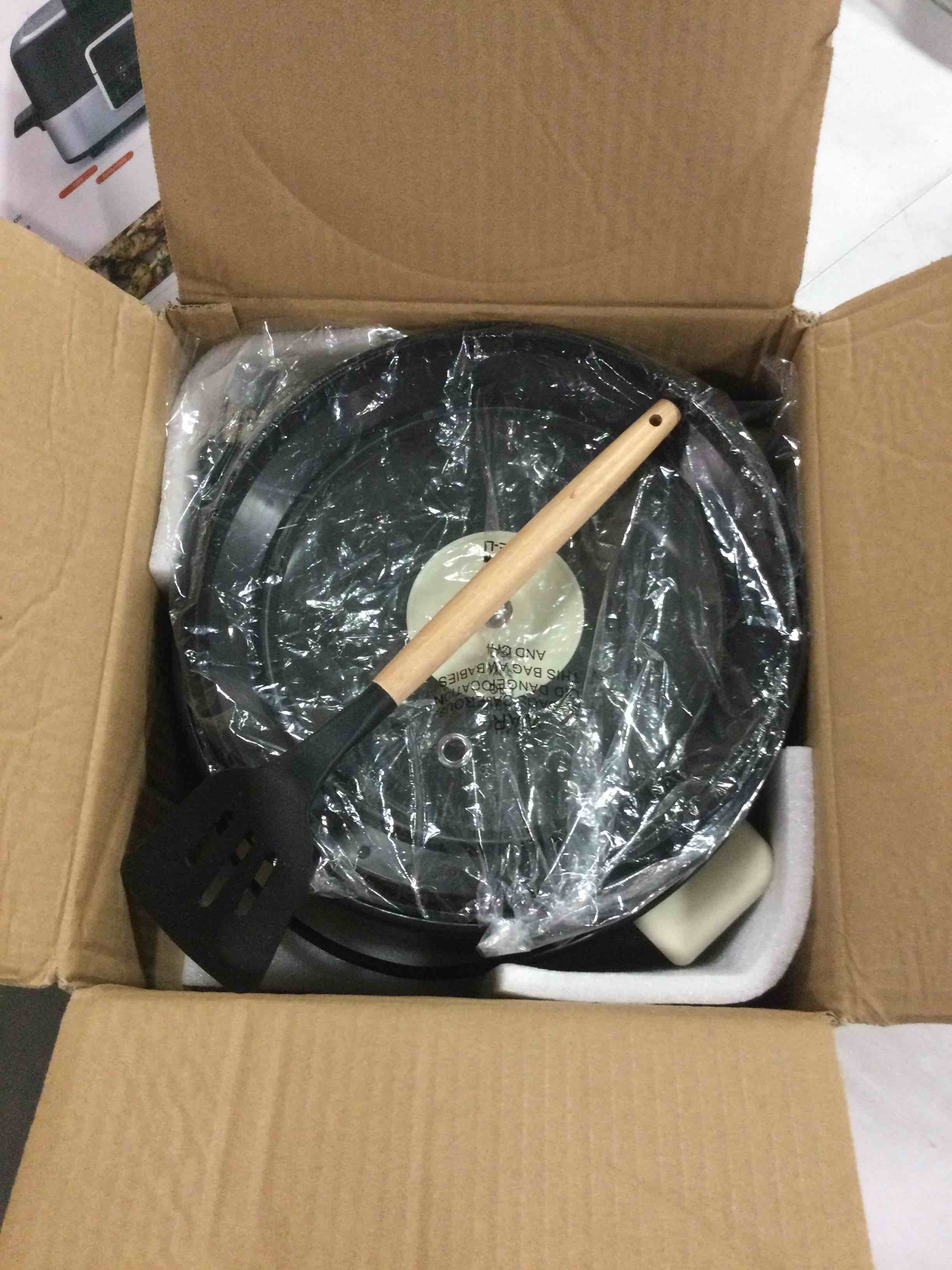 https://s3.amazonaws.com/lotting-images-prod/bidfta/GRA0172613_1732291110964.jpeg