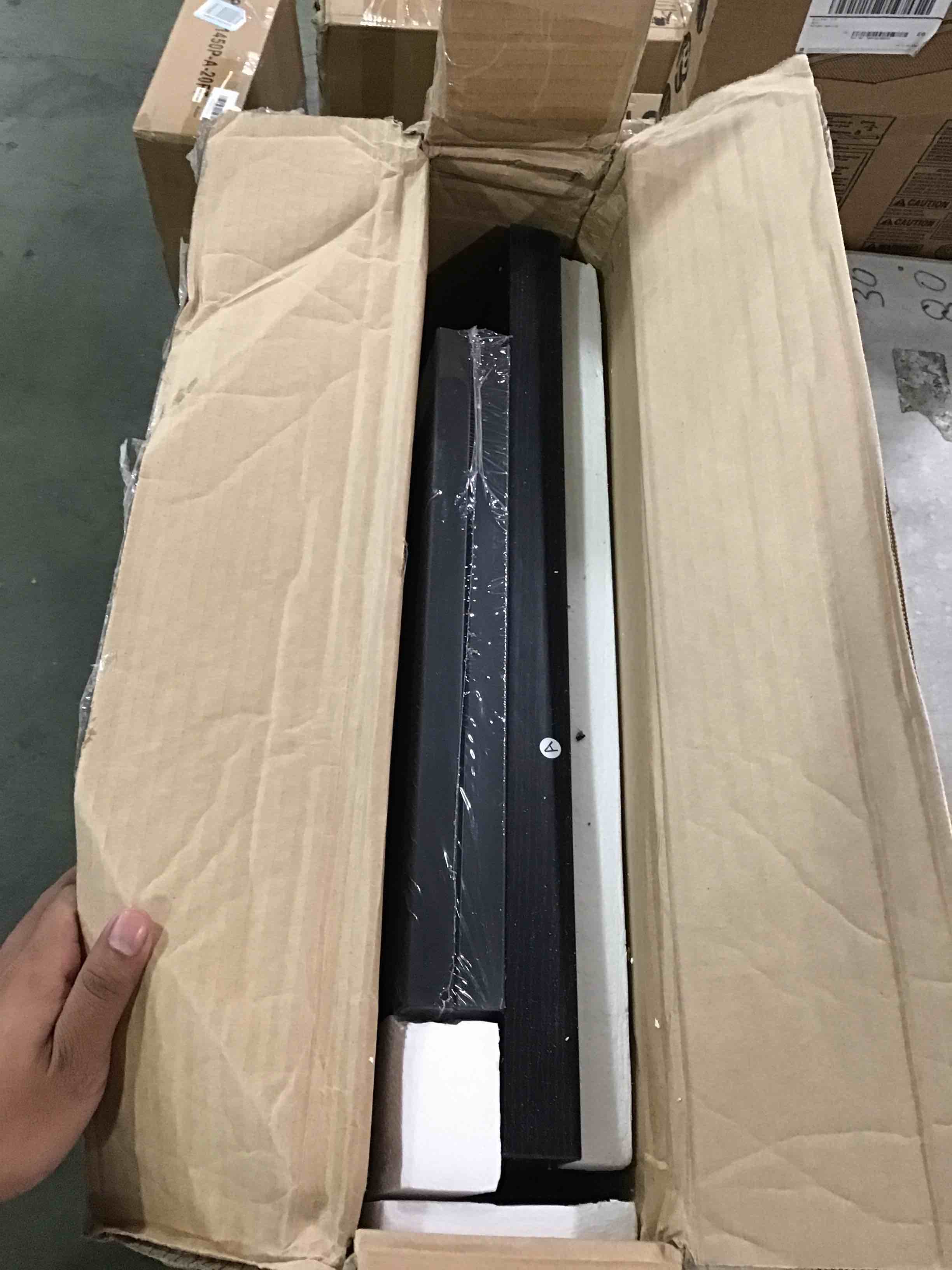 https://s3.amazonaws.com/lotting-images-prod/bidfta/GRA0172952_1730815791748.jpeg