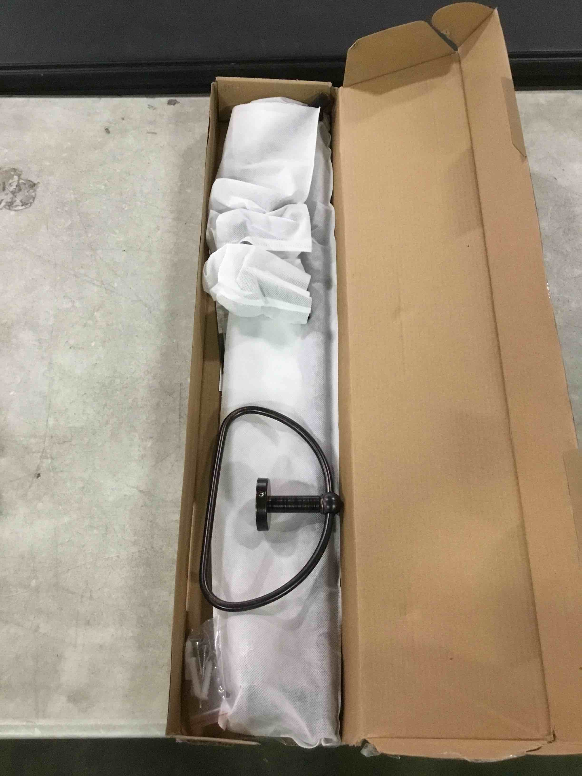 https://s3.amazonaws.com/lotting-images-prod/bidfta/GRA0172990_1730743829268.jpeg