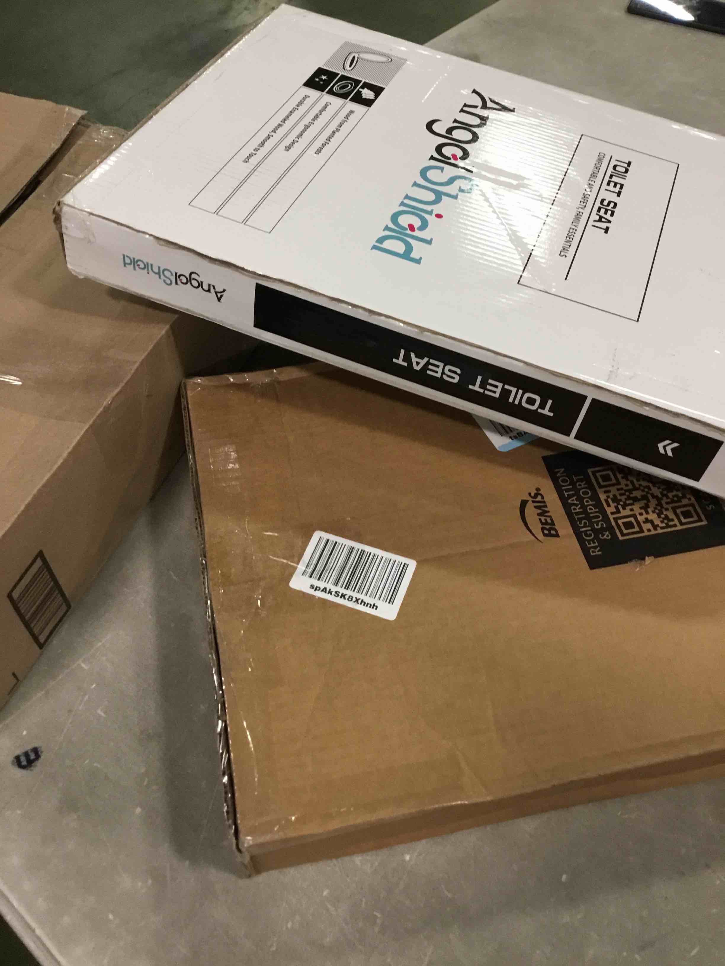 https://s3.amazonaws.com/lotting-images-prod/bidfta/GRA0173478_1729774696094.jpeg