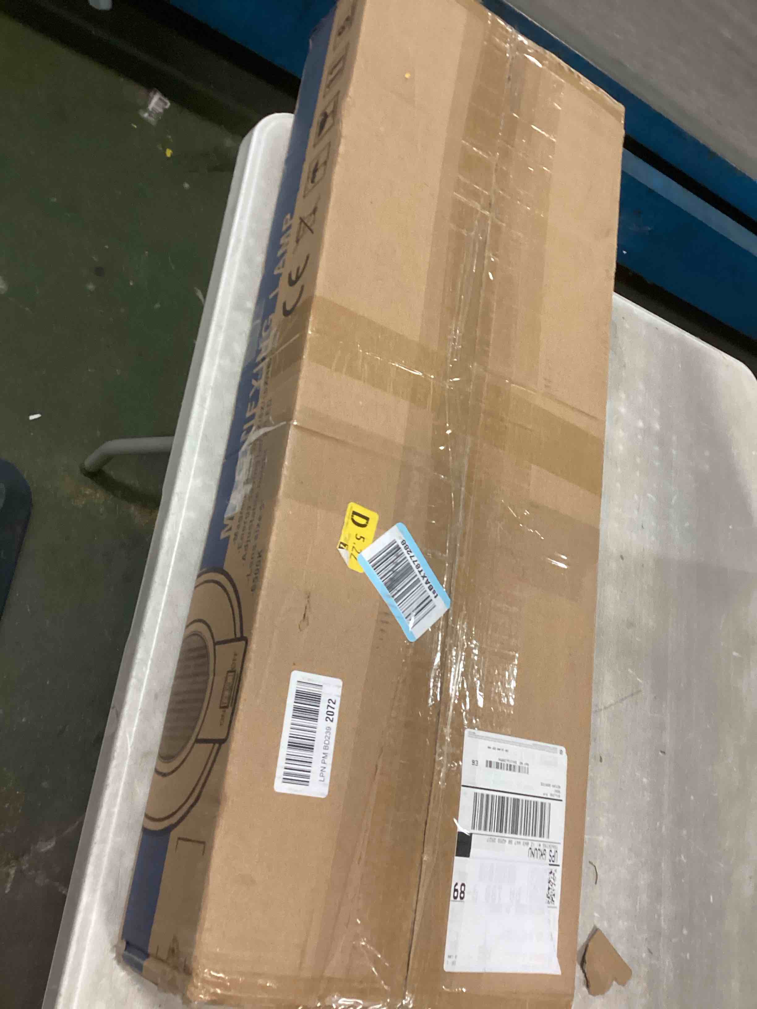 https://s3.amazonaws.com/lotting-images-prod/bidfta/GRA0174019_1733141639690.jpeg