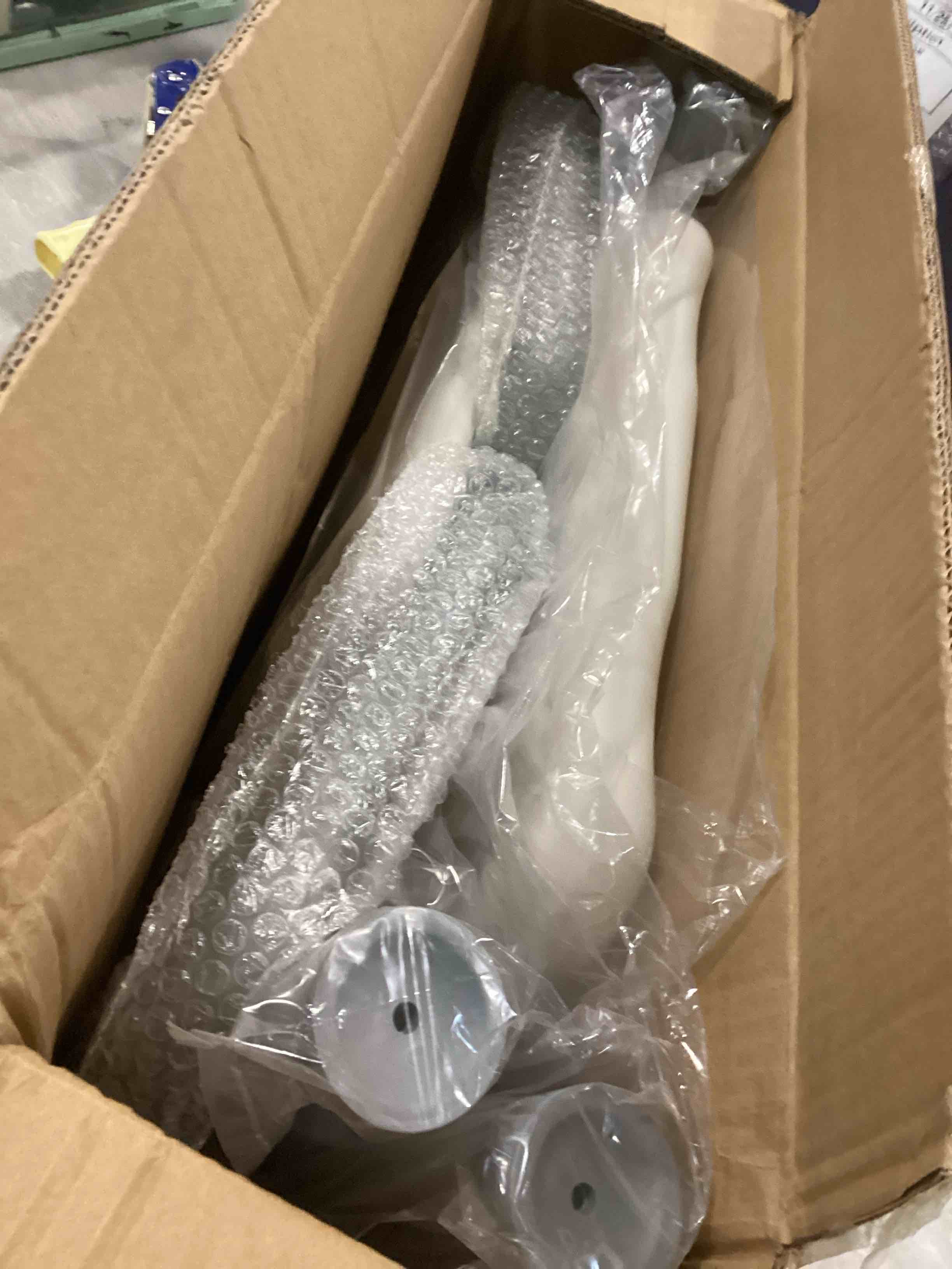 https://s3.amazonaws.com/lotting-images-prod/bidfta/GRA0174264_1732886144901.jpeg