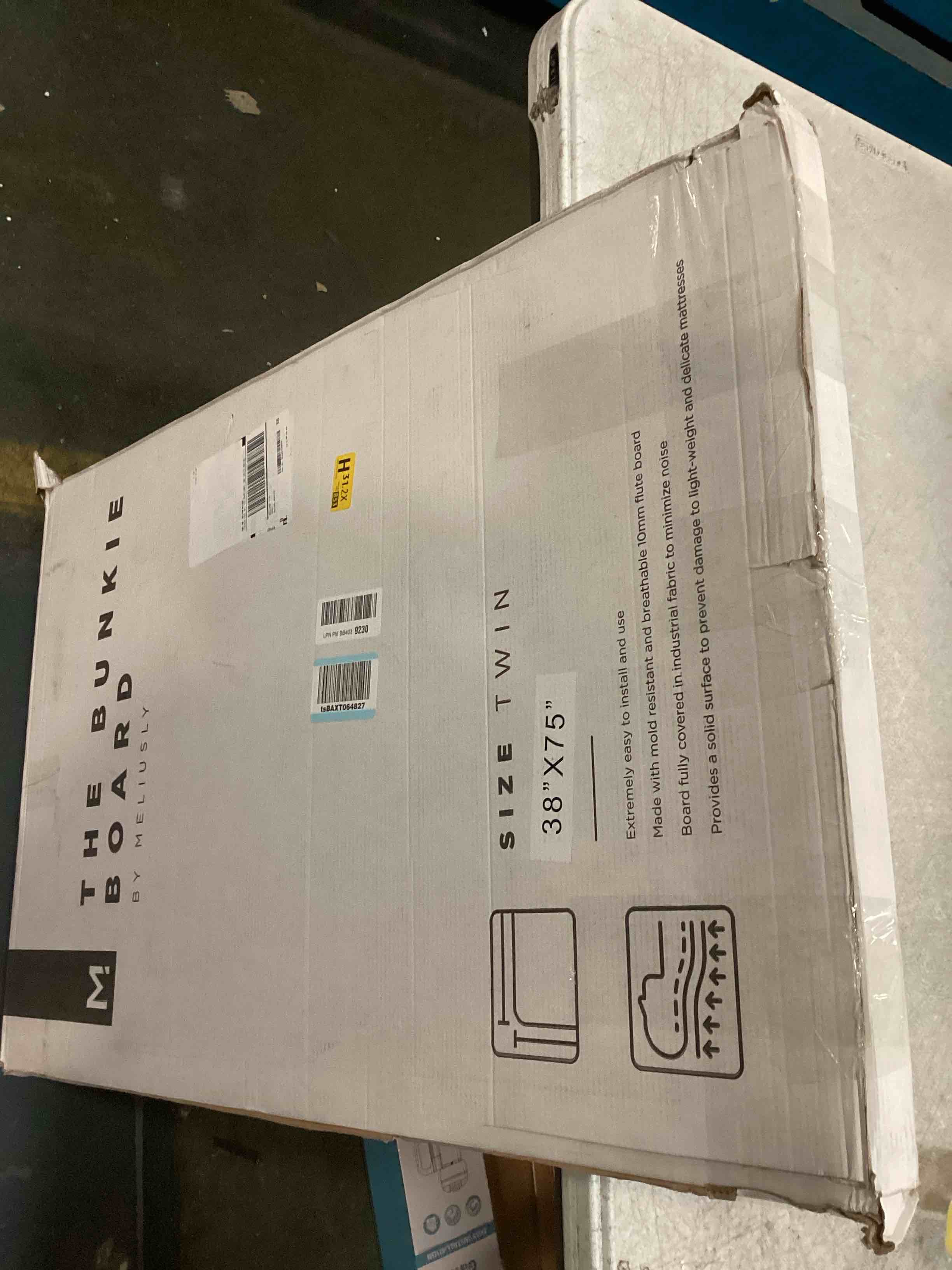 https://s3.amazonaws.com/lotting-images-prod/bidfta/GRA0174812_1732642542400.jpeg