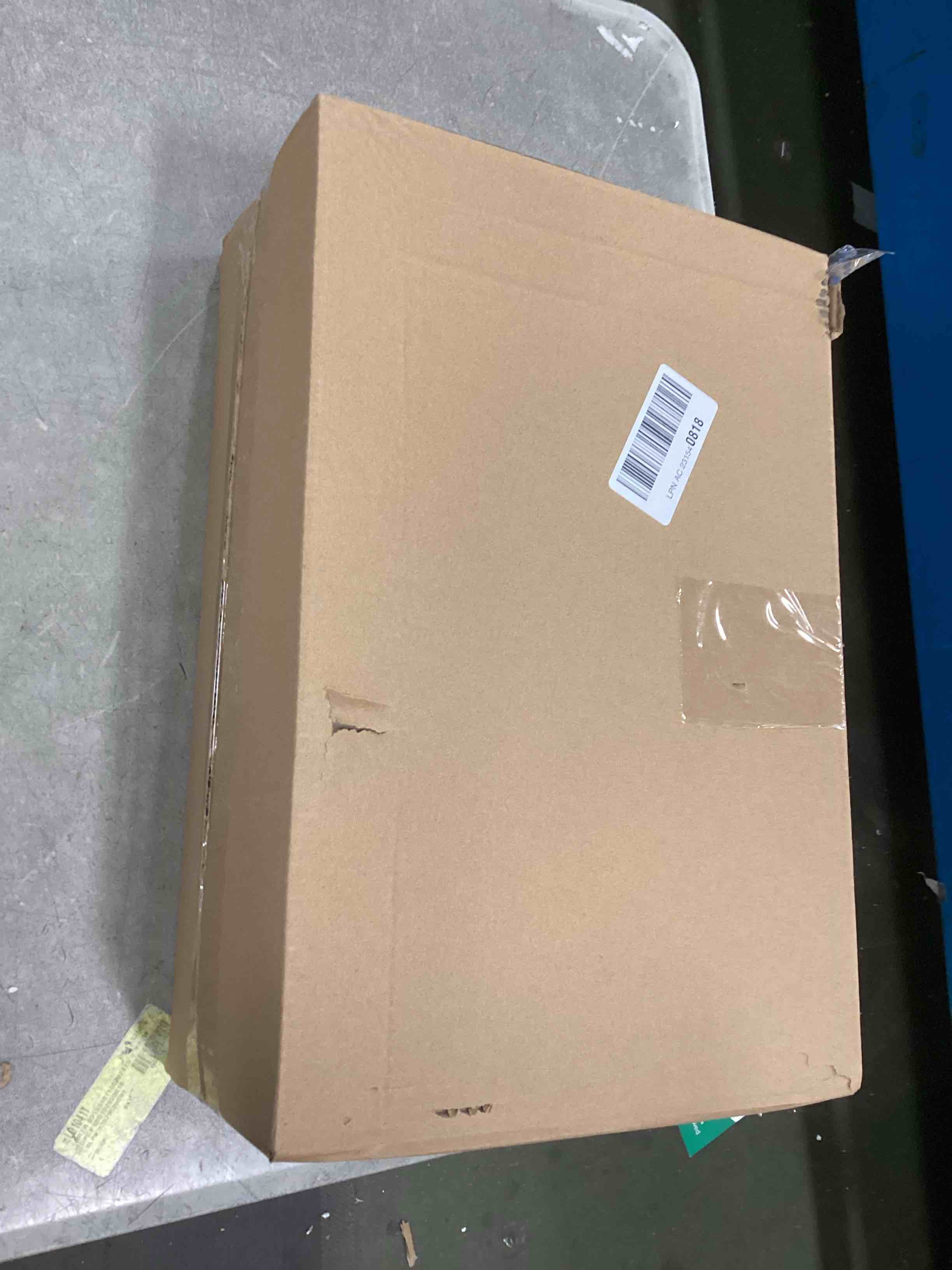https://s3.amazonaws.com/lotting-images-prod/bidfta/GRA0175617_1732199203567.jpeg