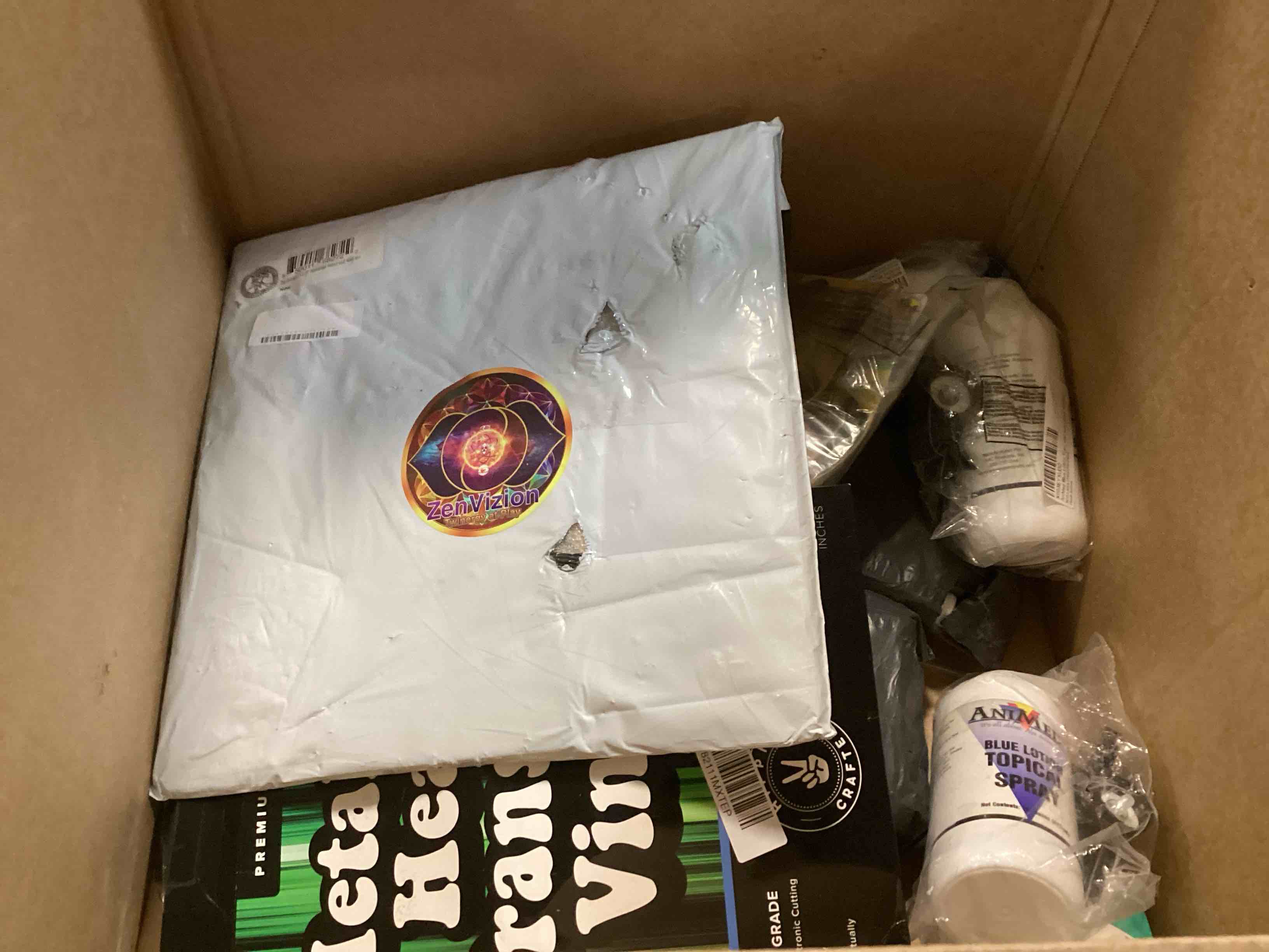 https://s3.amazonaws.com/lotting-images-prod/bidfta/GRA0176015_1734186787070.jpeg