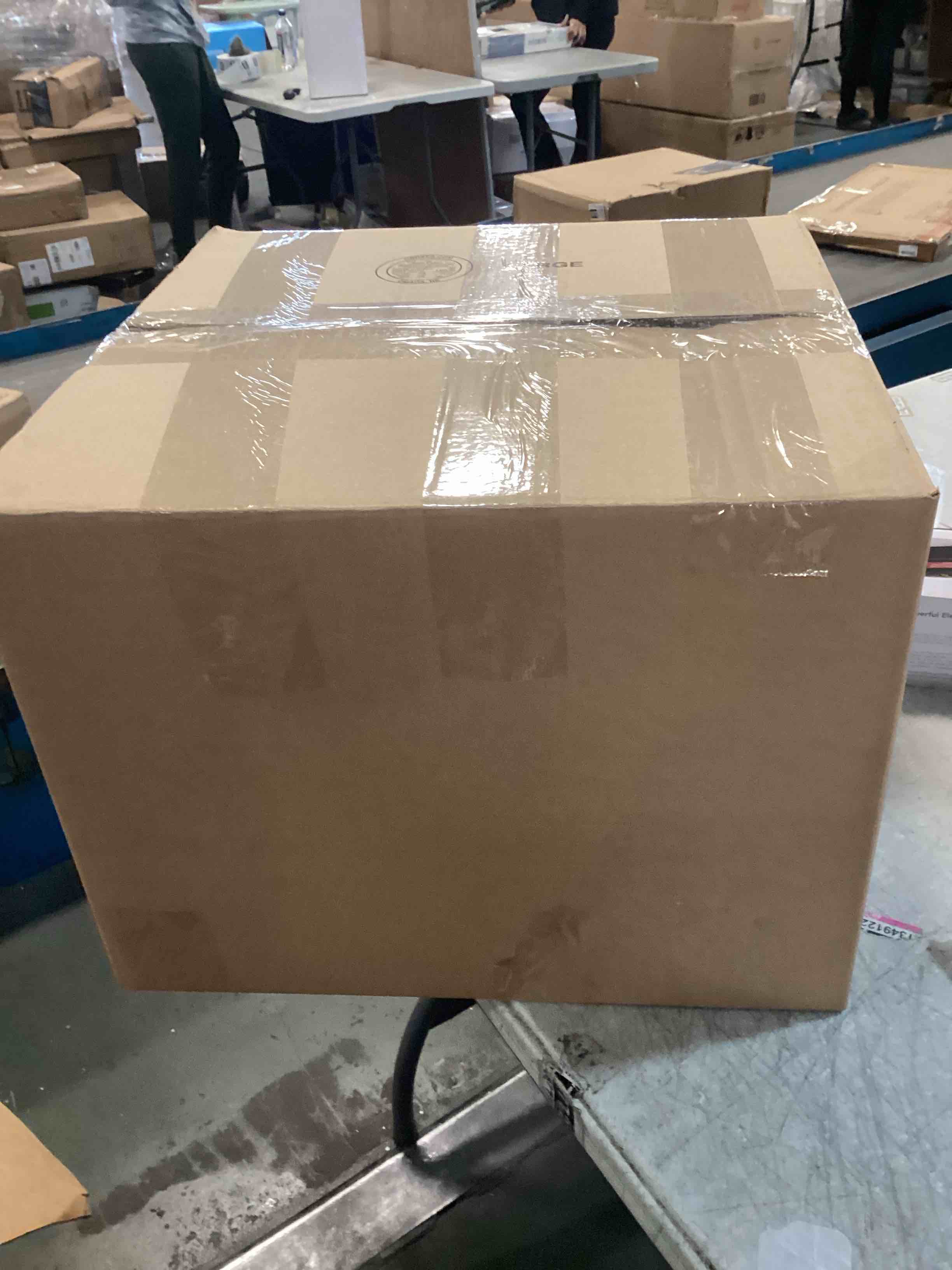 https://s3.amazonaws.com/lotting-images-prod/bidfta/GRA0176015_1734186812797.jpeg