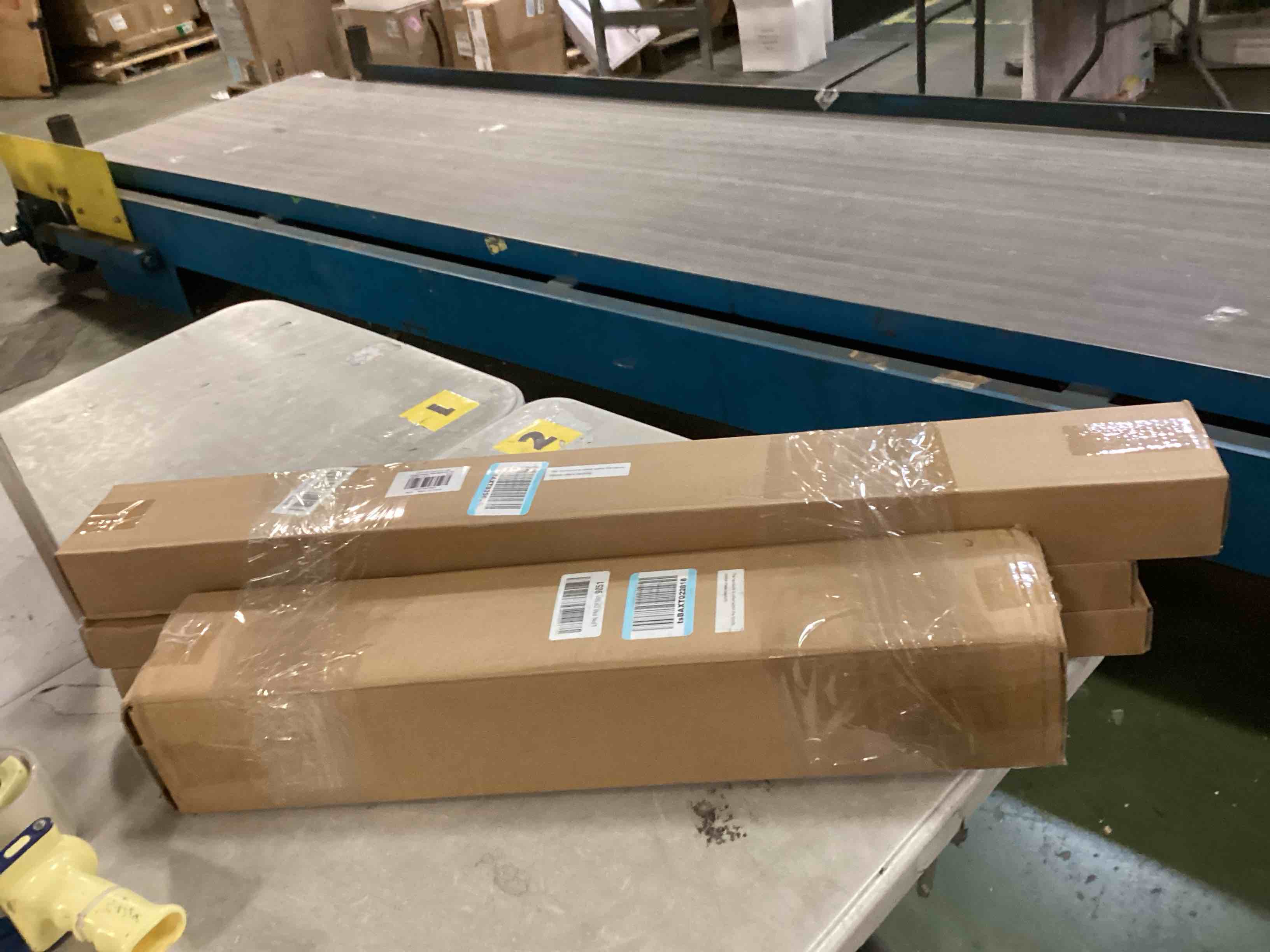 Condition photo showing Good Condition for Assorted Lot of Window Blinds (Standard, Cordless, Faux Wood, Roller Shades, etc.)