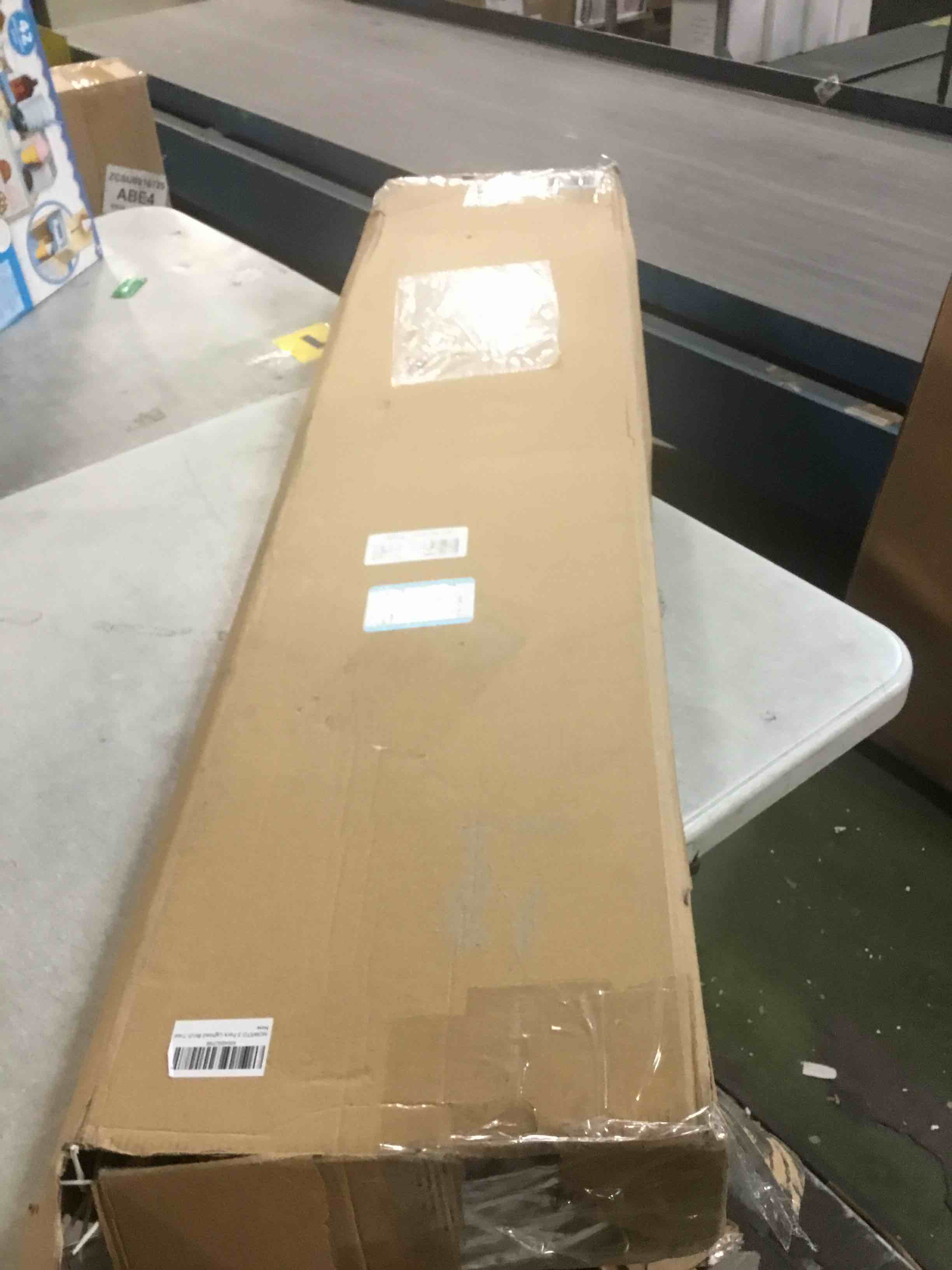 https://s3.amazonaws.com/lotting-images-prod/bidfta/GRA0176418_1733977462732.jpeg