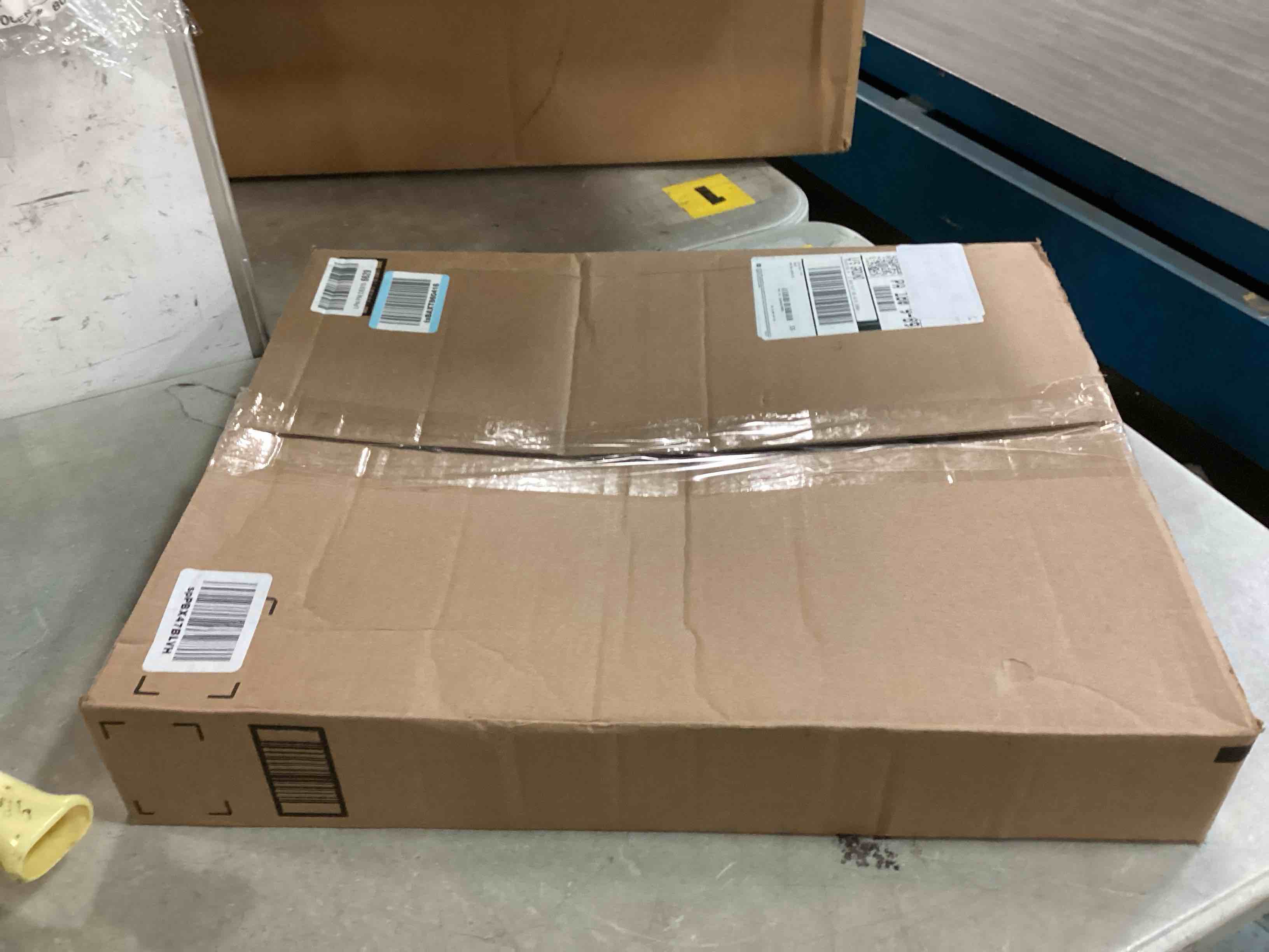 https://s3.amazonaws.com/lotting-images-prod/bidfta/GRA0176460_1733967559744.jpeg