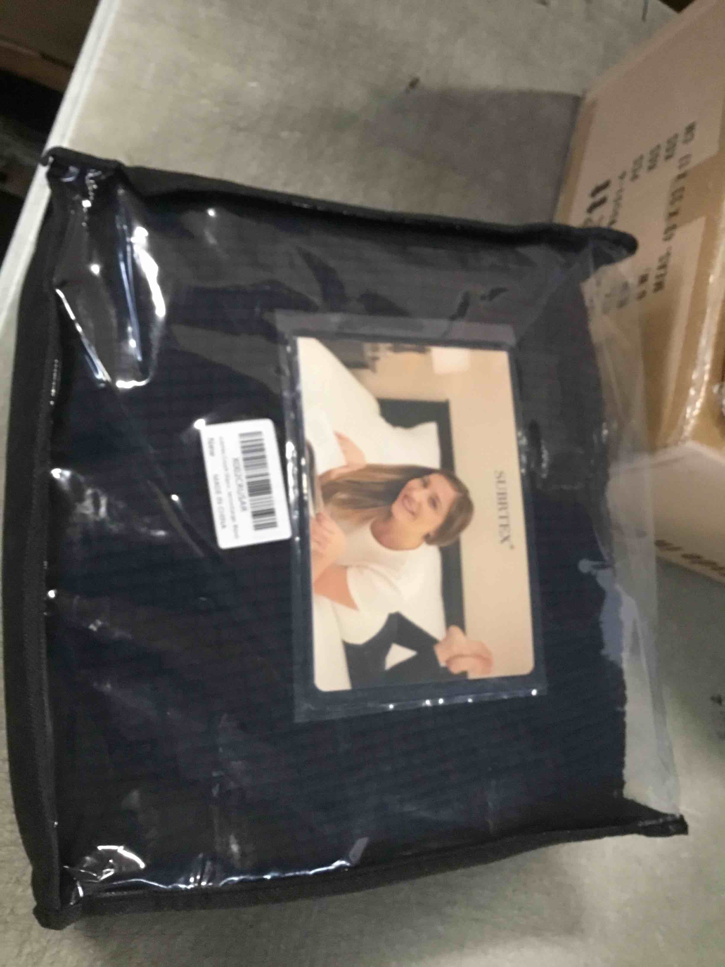 https://s3.amazonaws.com/lotting-images-prod/bidfta/GRA0178610_1730749891978.jpeg