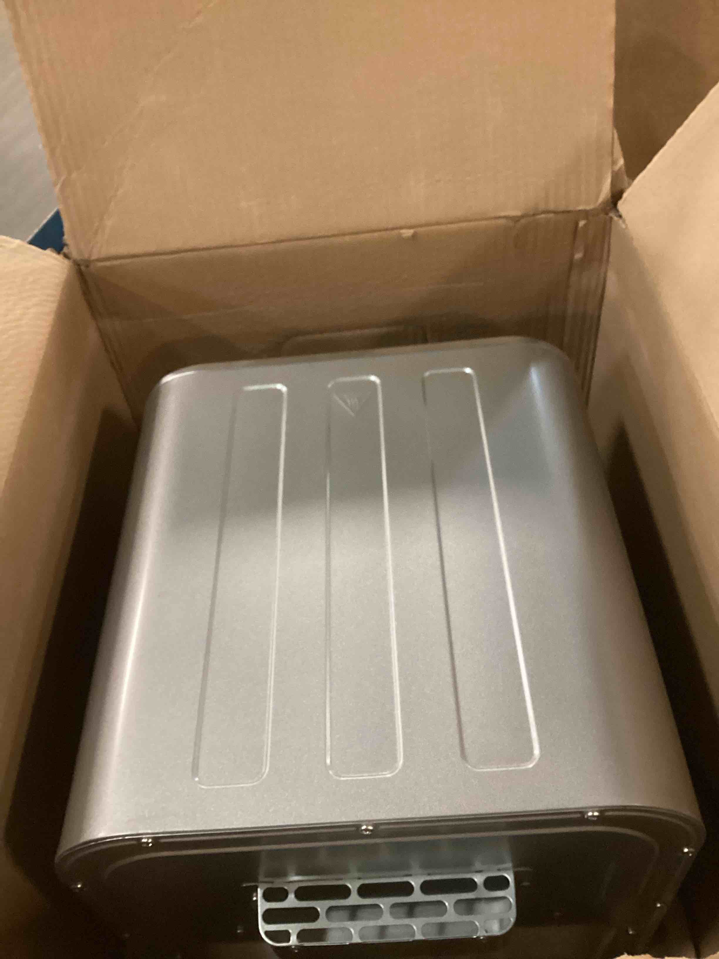 https://s3.amazonaws.com/lotting-images-prod/bidfta/GRA0180101_1733897454290.jpeg