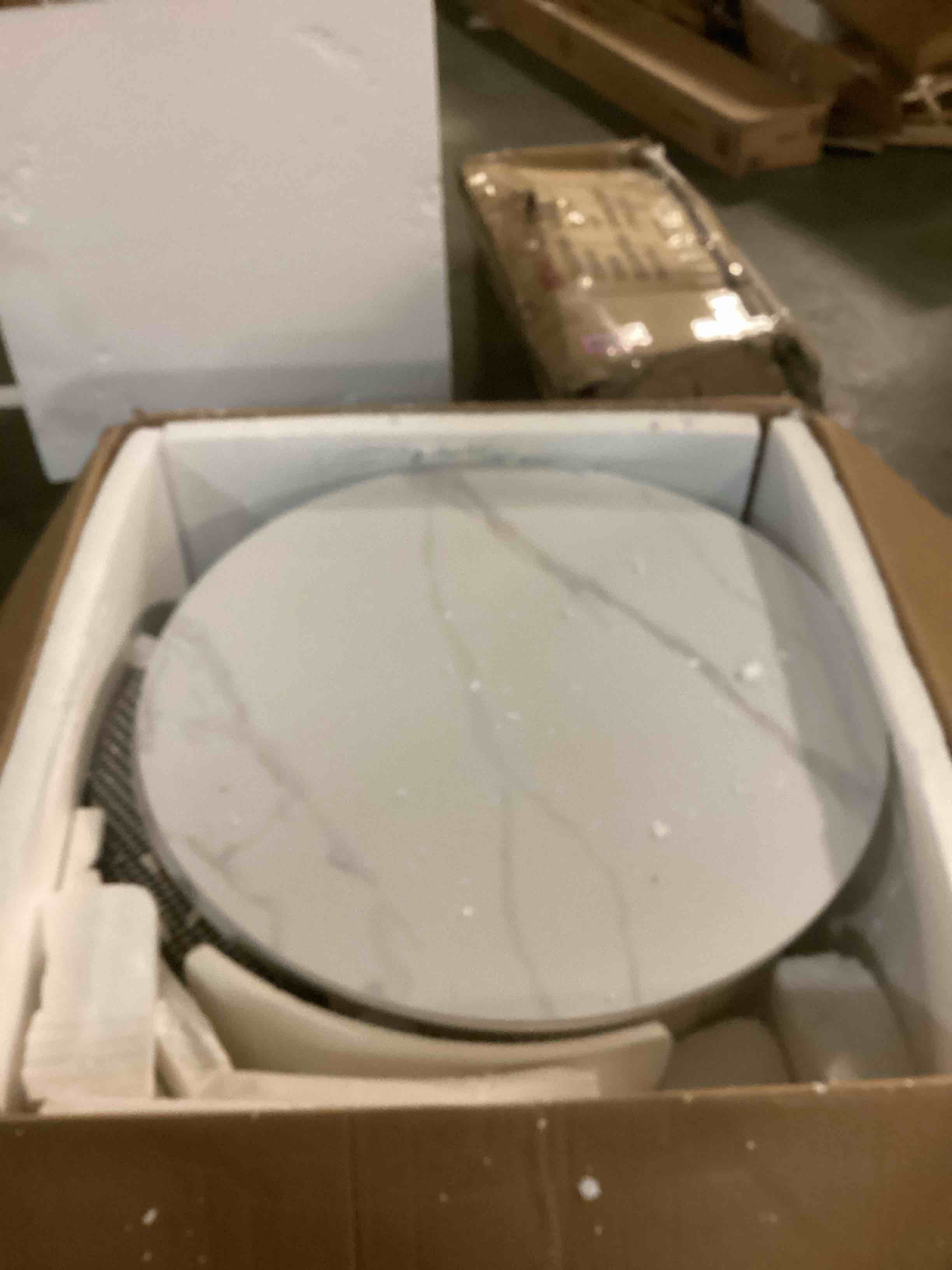 https://s3.amazonaws.com/lotting-images-prod/bidfta/GRA0180417_1733453253363.jpeg
