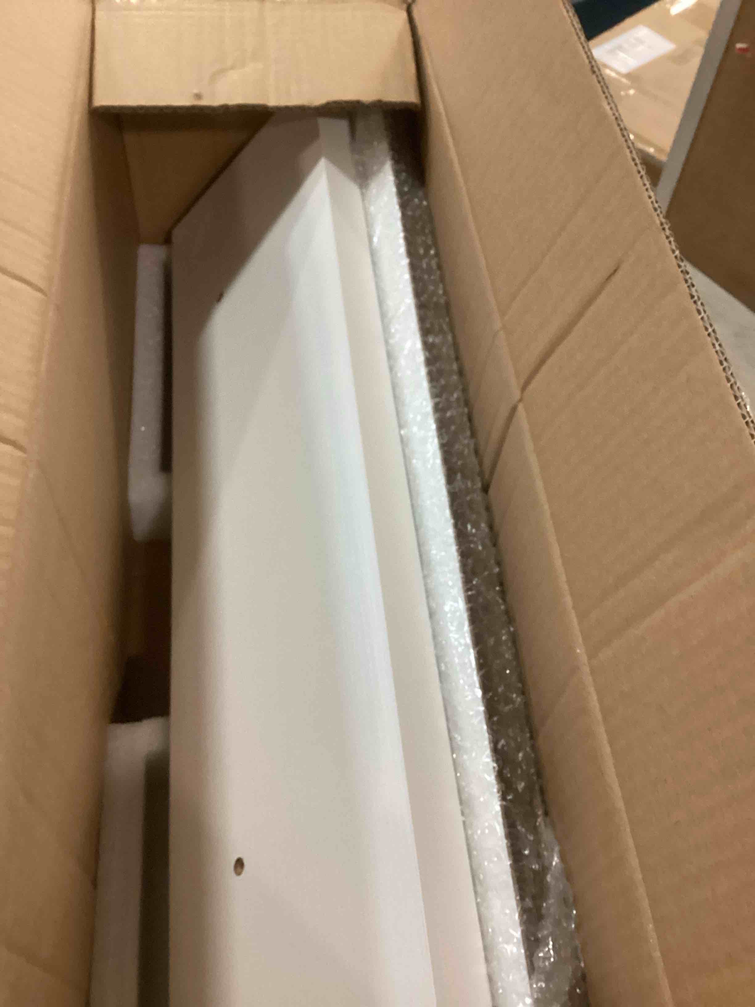 https://s3.amazonaws.com/lotting-images-prod/bidfta/GRA0180461_1733378290562.jpeg