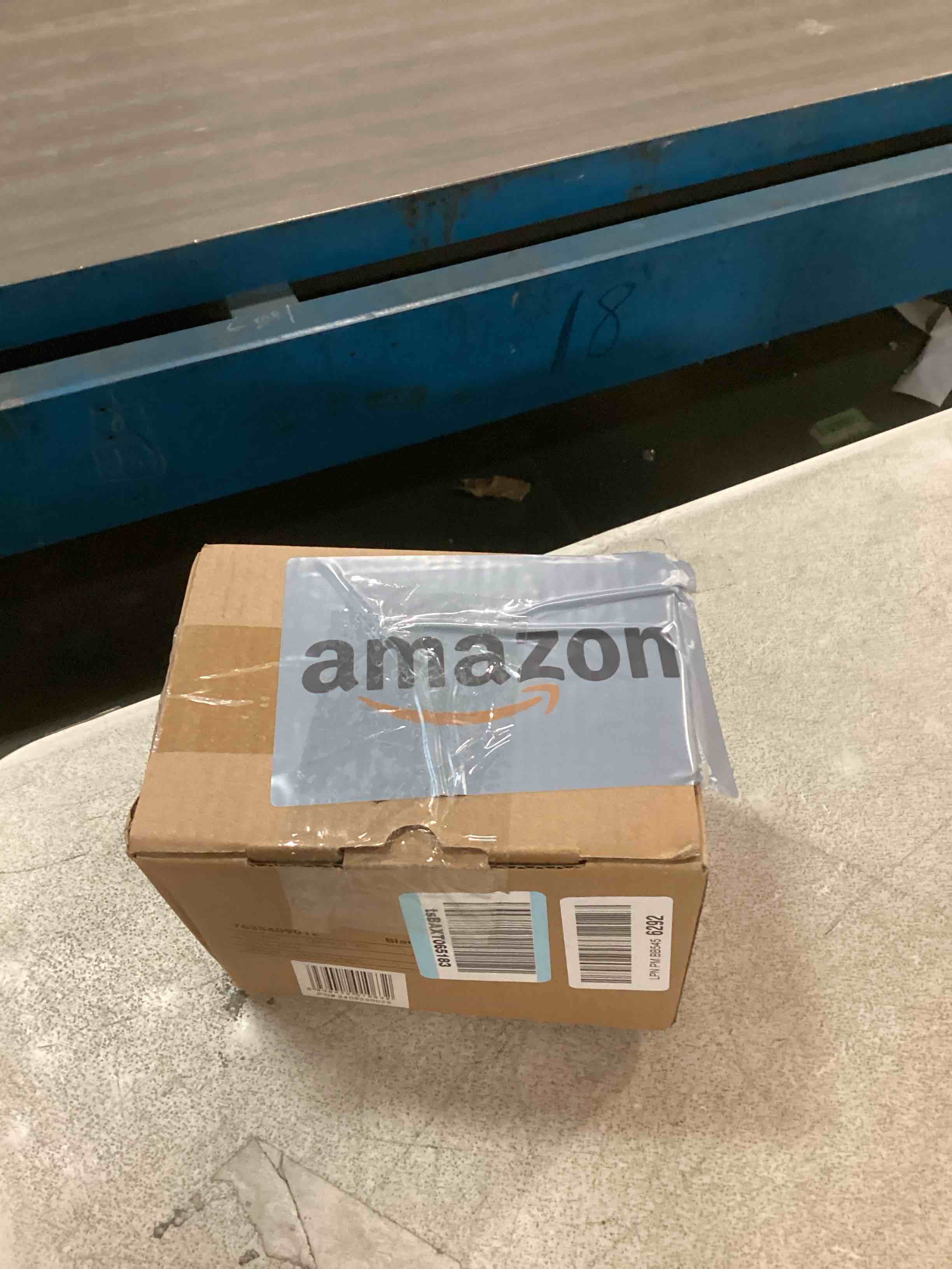 https://s3.amazonaws.com/lotting-images-prod/bidfta/GRA0180693_1733203776563.jpeg