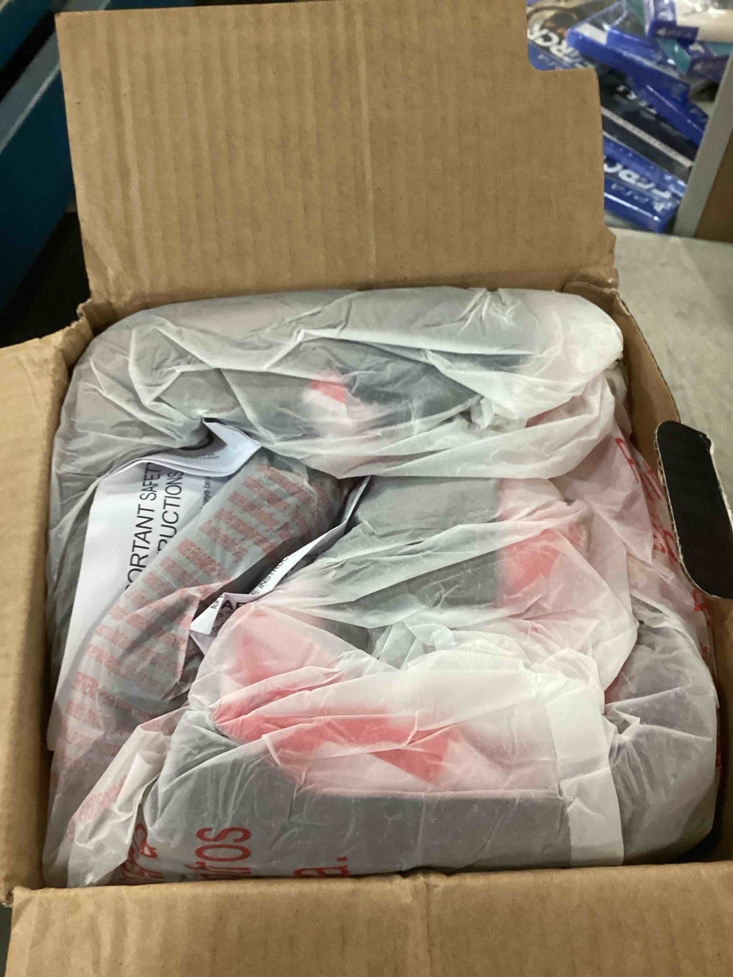 https://s3.amazonaws.com/lotting-images-prod/bidfta/GRA0180715_1733200936247.jpeg