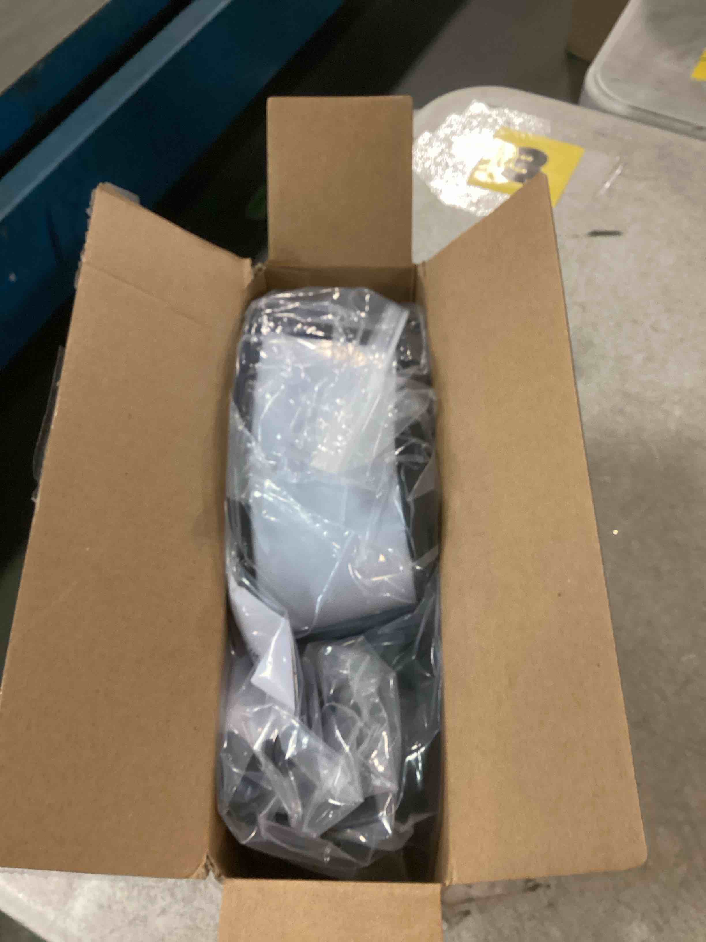 https://s3.amazonaws.com/lotting-images-prod/bidfta/GRA0180769_1733194940068.jpeg