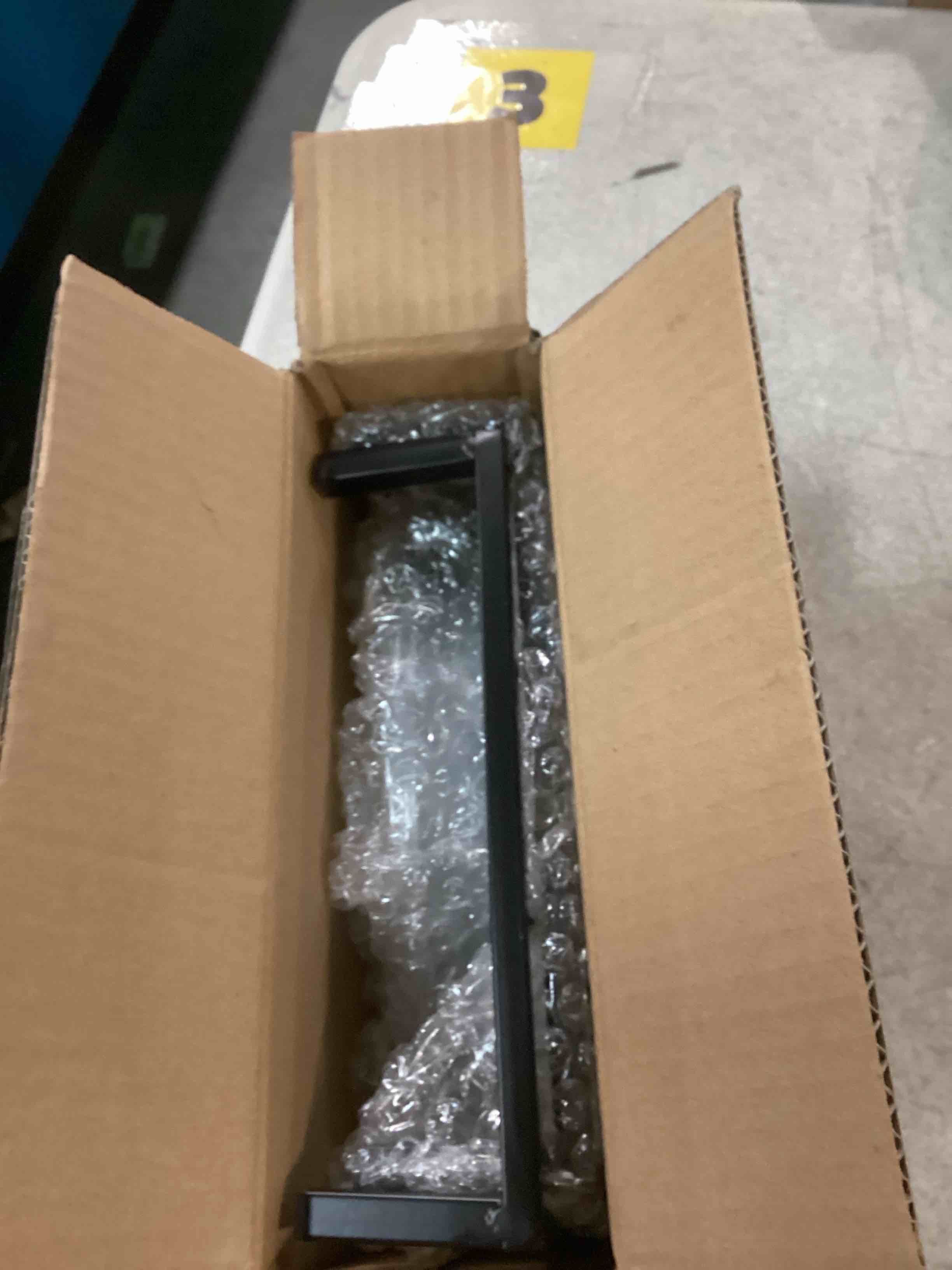 https://s3.amazonaws.com/lotting-images-prod/bidfta/GRA0180818_1733189359636.jpeg