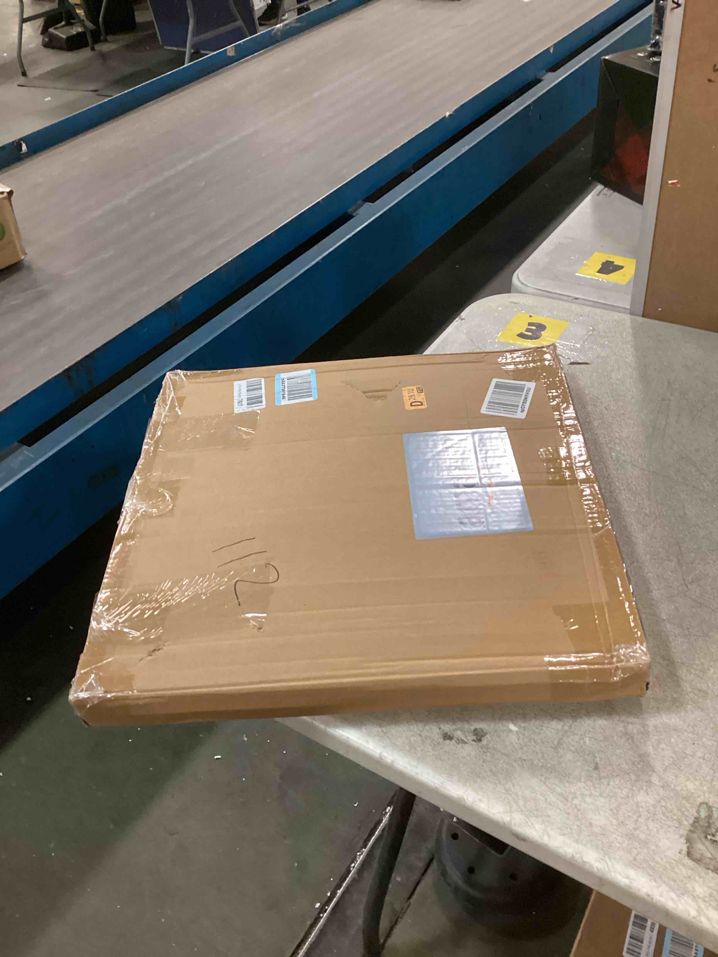 https://s3.amazonaws.com/lotting-images-prod/bidfta/GRA0180848_1733186729537.jpeg