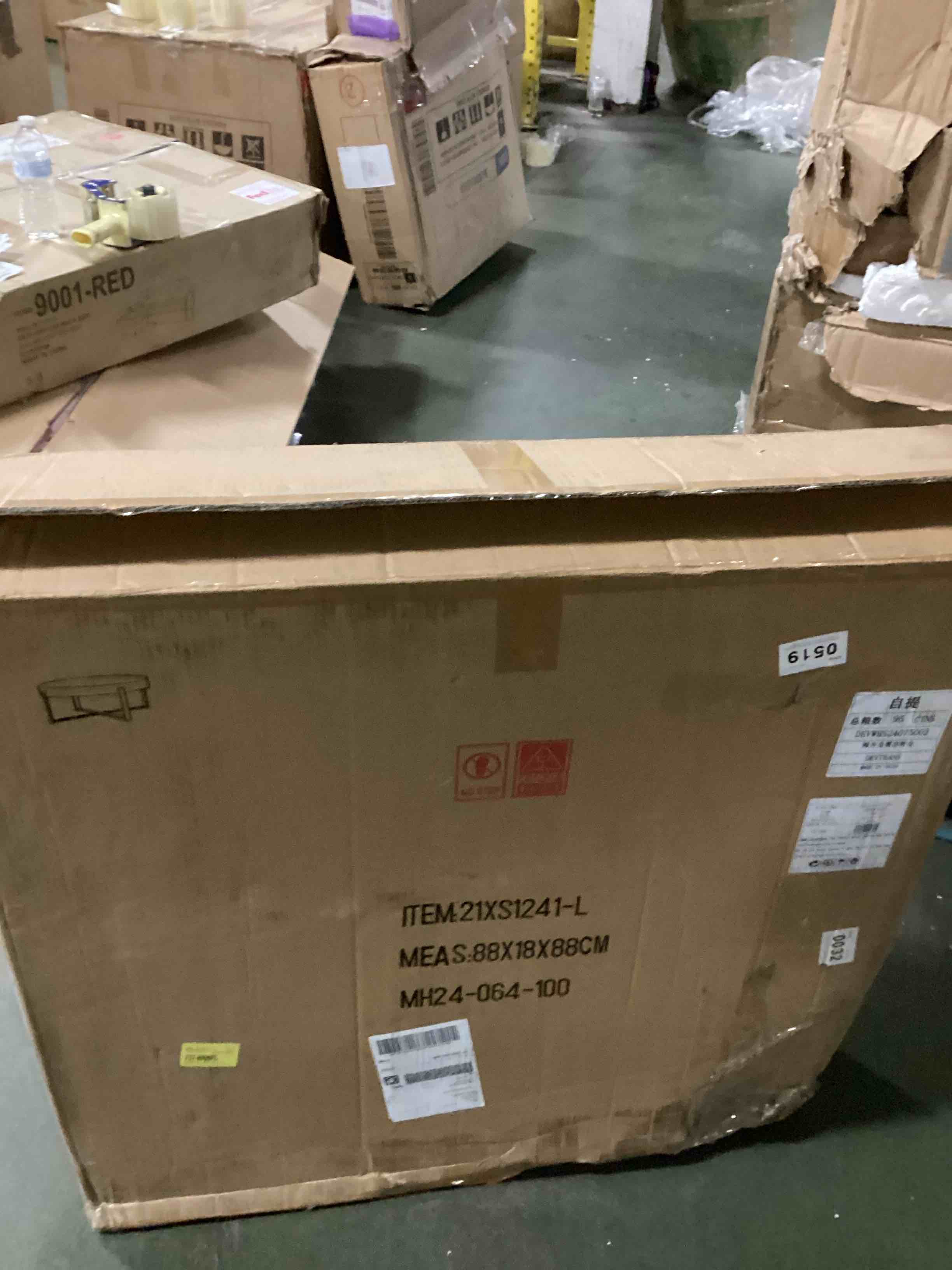 https://s3.amazonaws.com/lotting-images-prod/bidfta/GRA0180961_1732929431220.jpeg