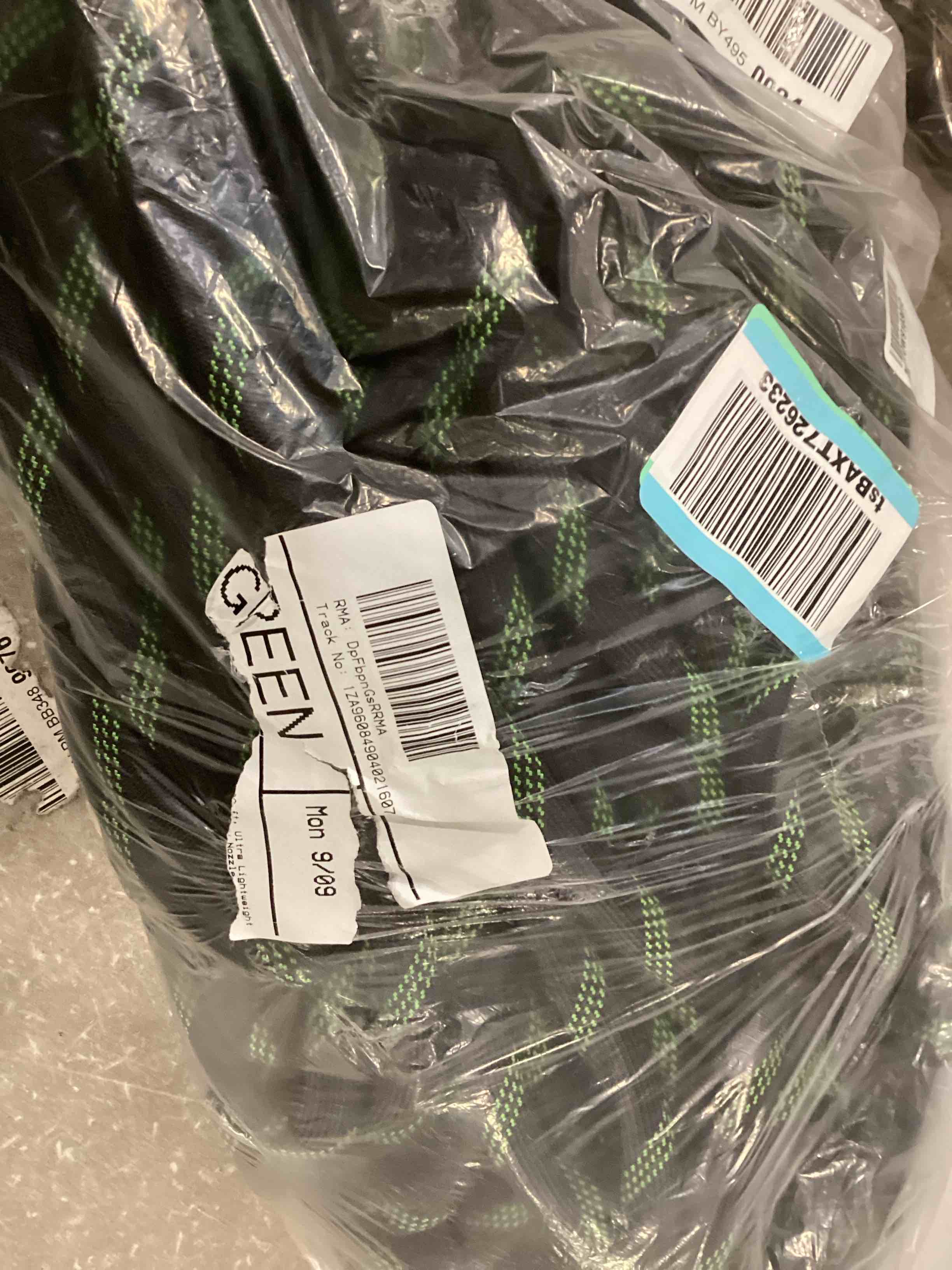 https://s3.amazonaws.com/lotting-images-prod/bidfta/GRA0182611_1732113153410.jpeg