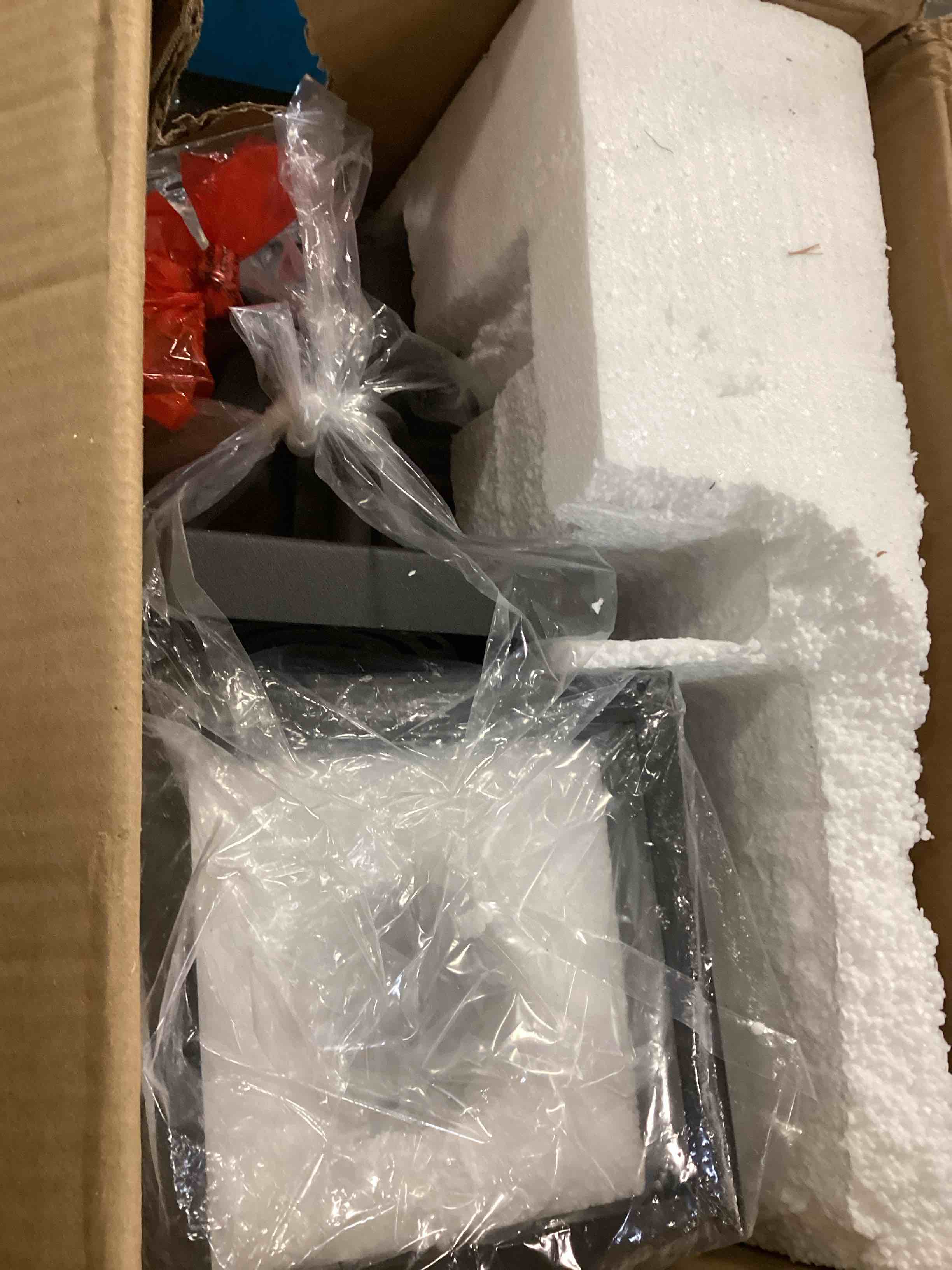 https://s3.amazonaws.com/lotting-images-prod/bidfta/GRA0182720_1732045213689.jpeg