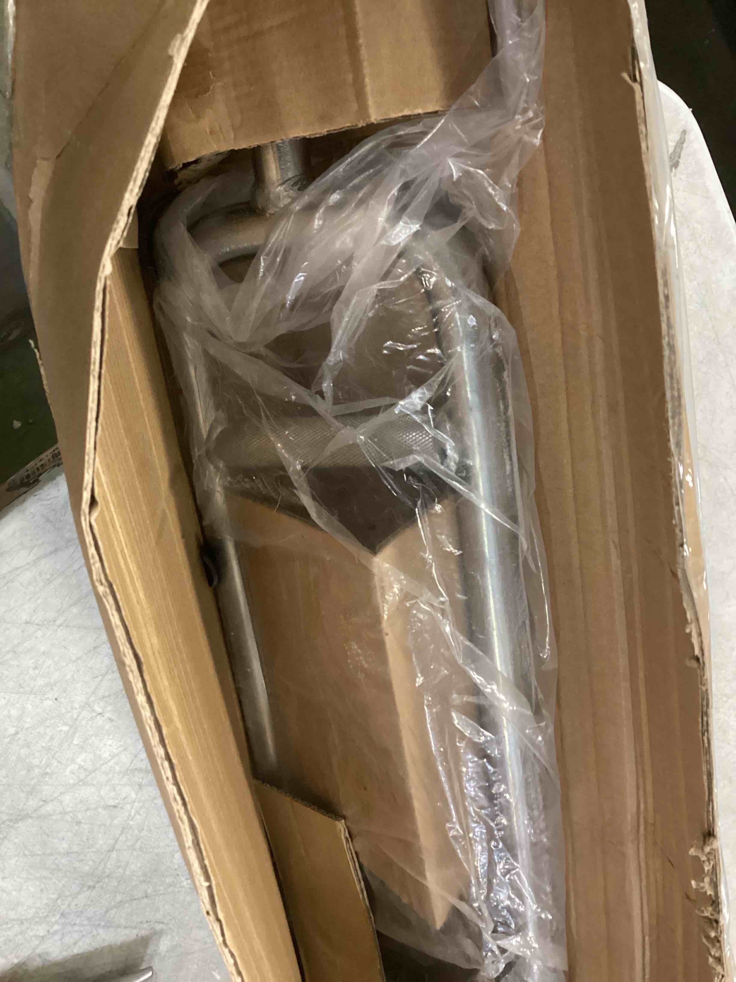 https://s3.amazonaws.com/lotting-images-prod/bidfta/GRA0182750_1732033912856.jpeg
