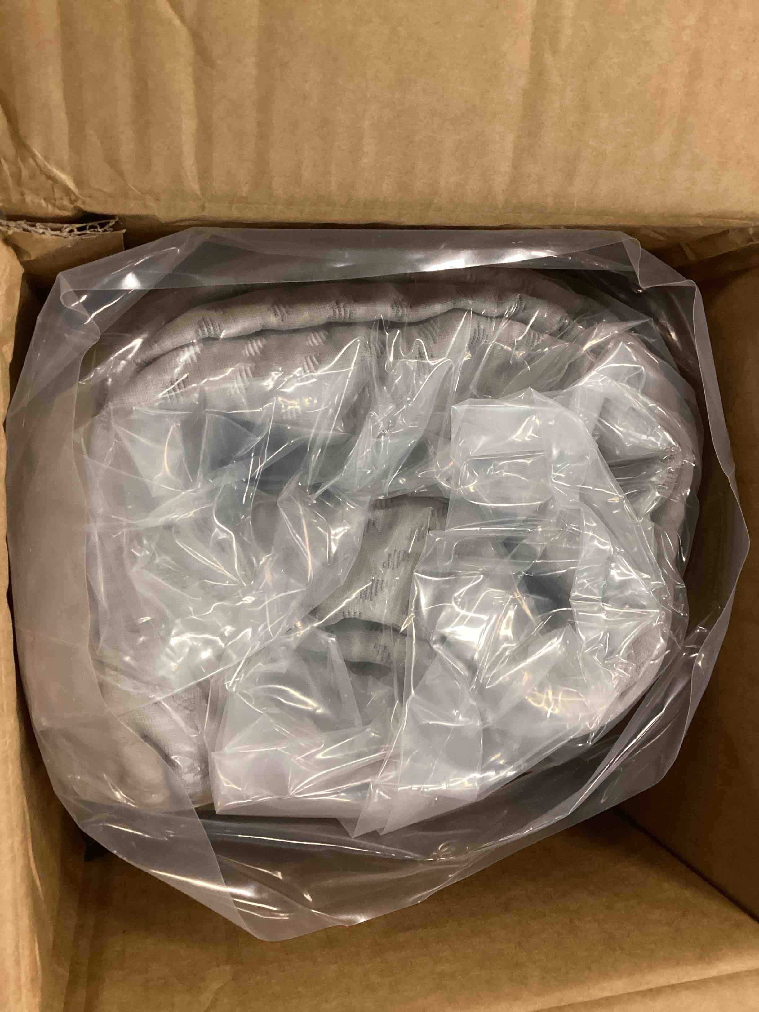 https://s3.amazonaws.com/lotting-images-prod/bidfta/GRA0182803_1732023575874.jpeg
