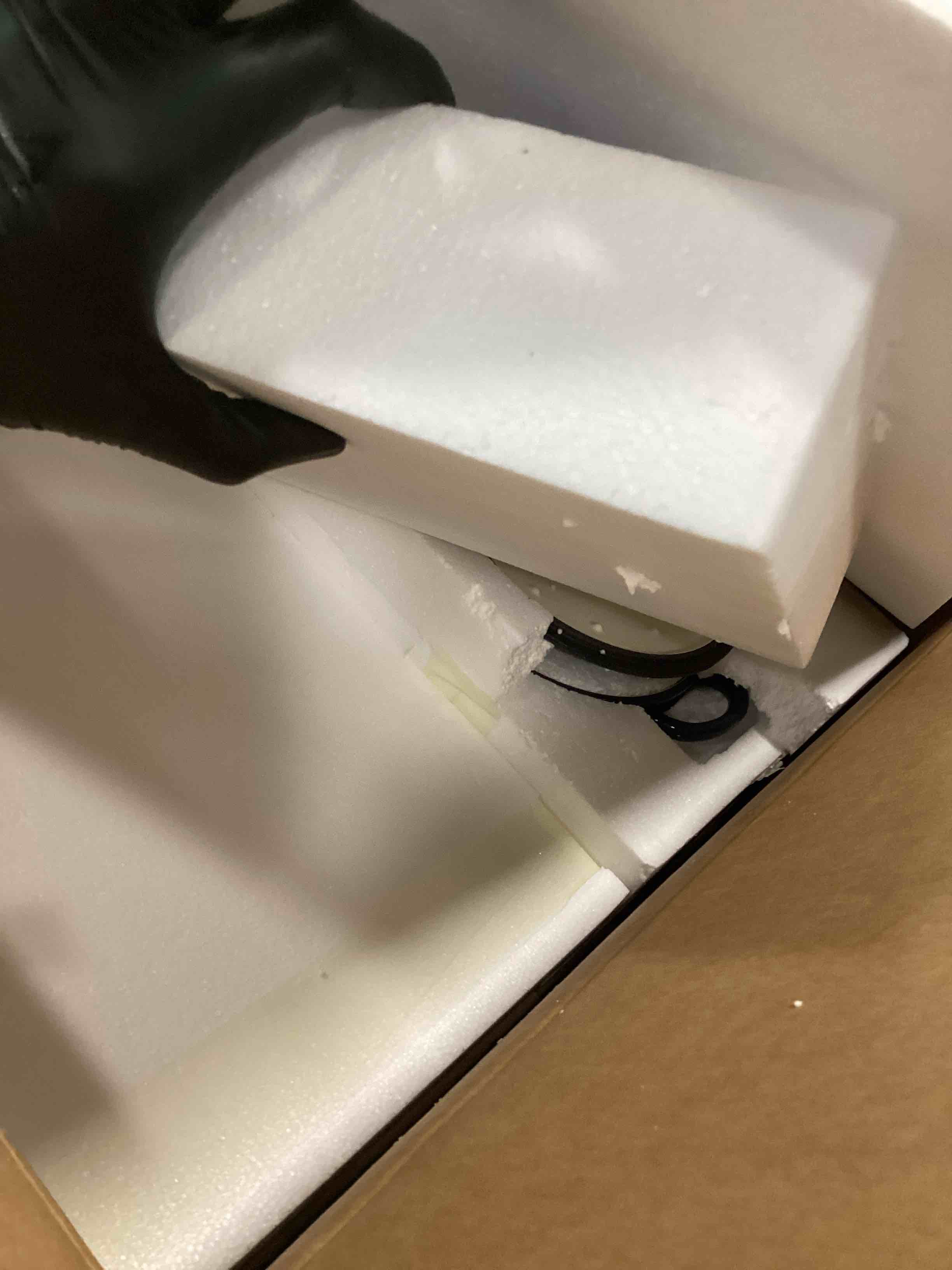 https://s3.amazonaws.com/lotting-images-prod/bidfta/GRA0184469_1731358642585.jpeg