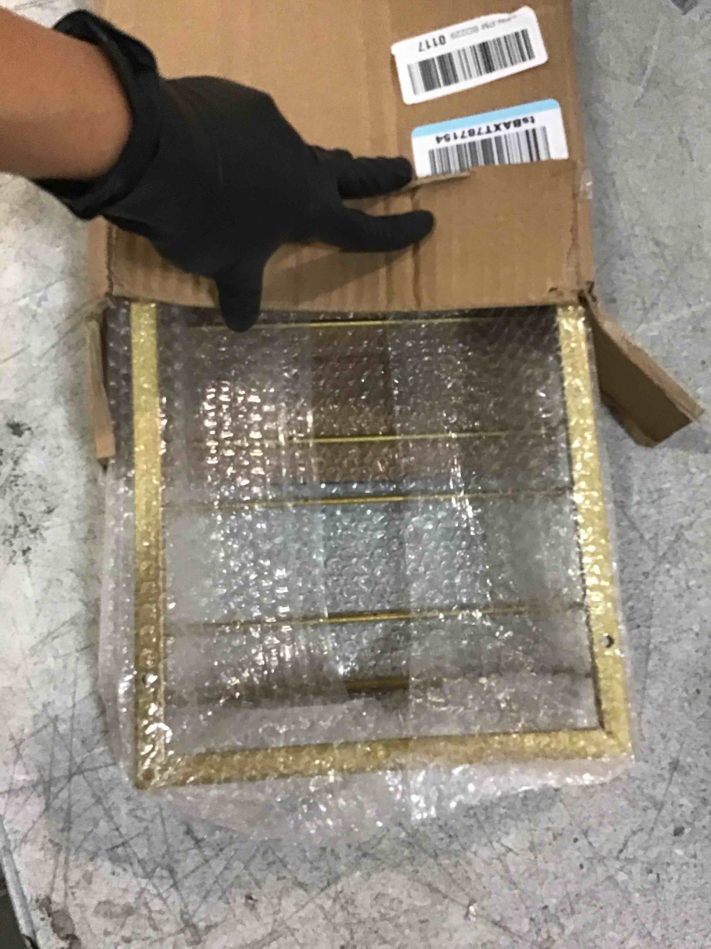 https://s3.amazonaws.com/lotting-images-prod/bidfta/GRA0185632_1730474074795.jpeg