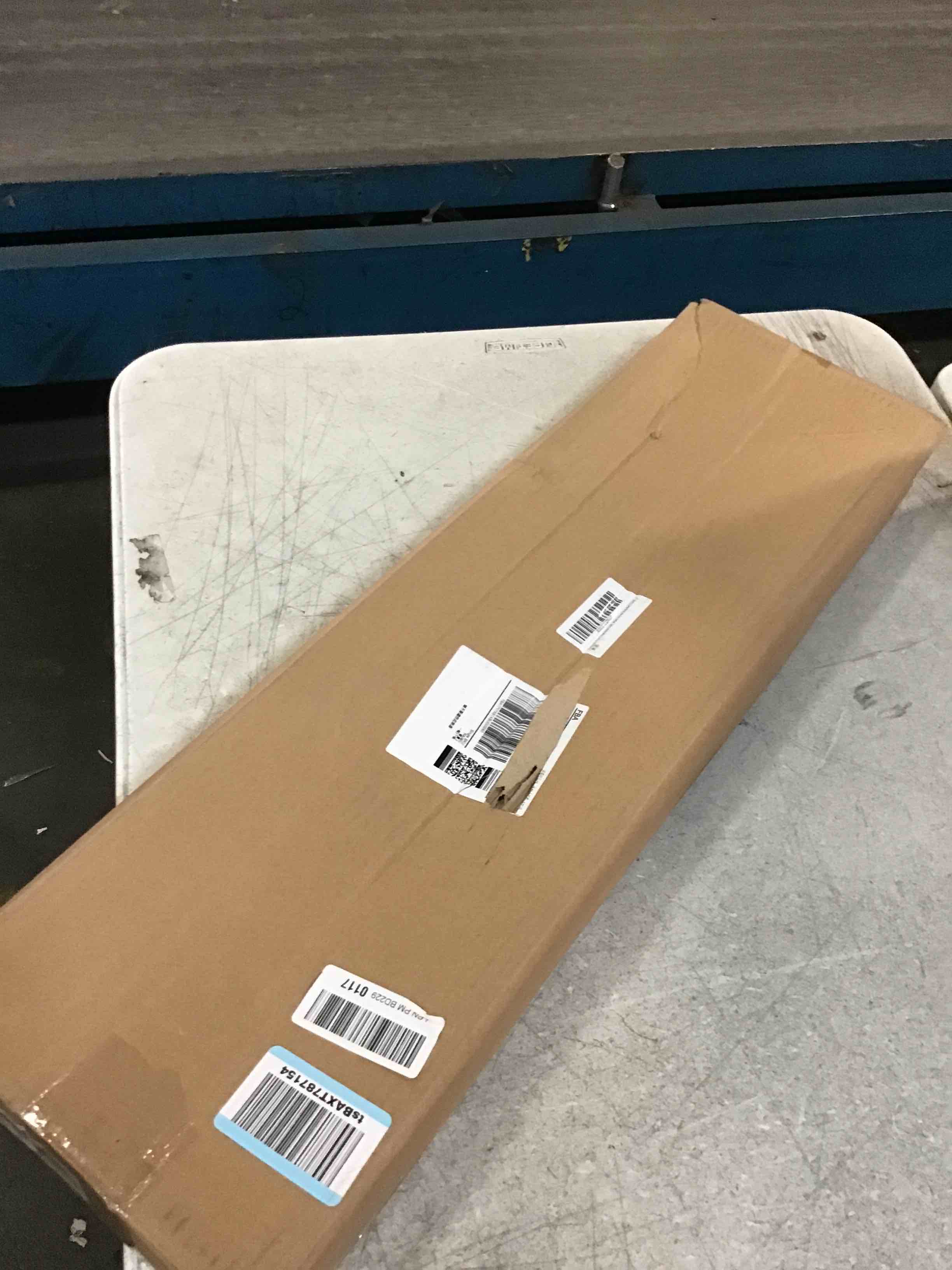 https://s3.amazonaws.com/lotting-images-prod/bidfta/GRA0185632_1730474106792.jpeg