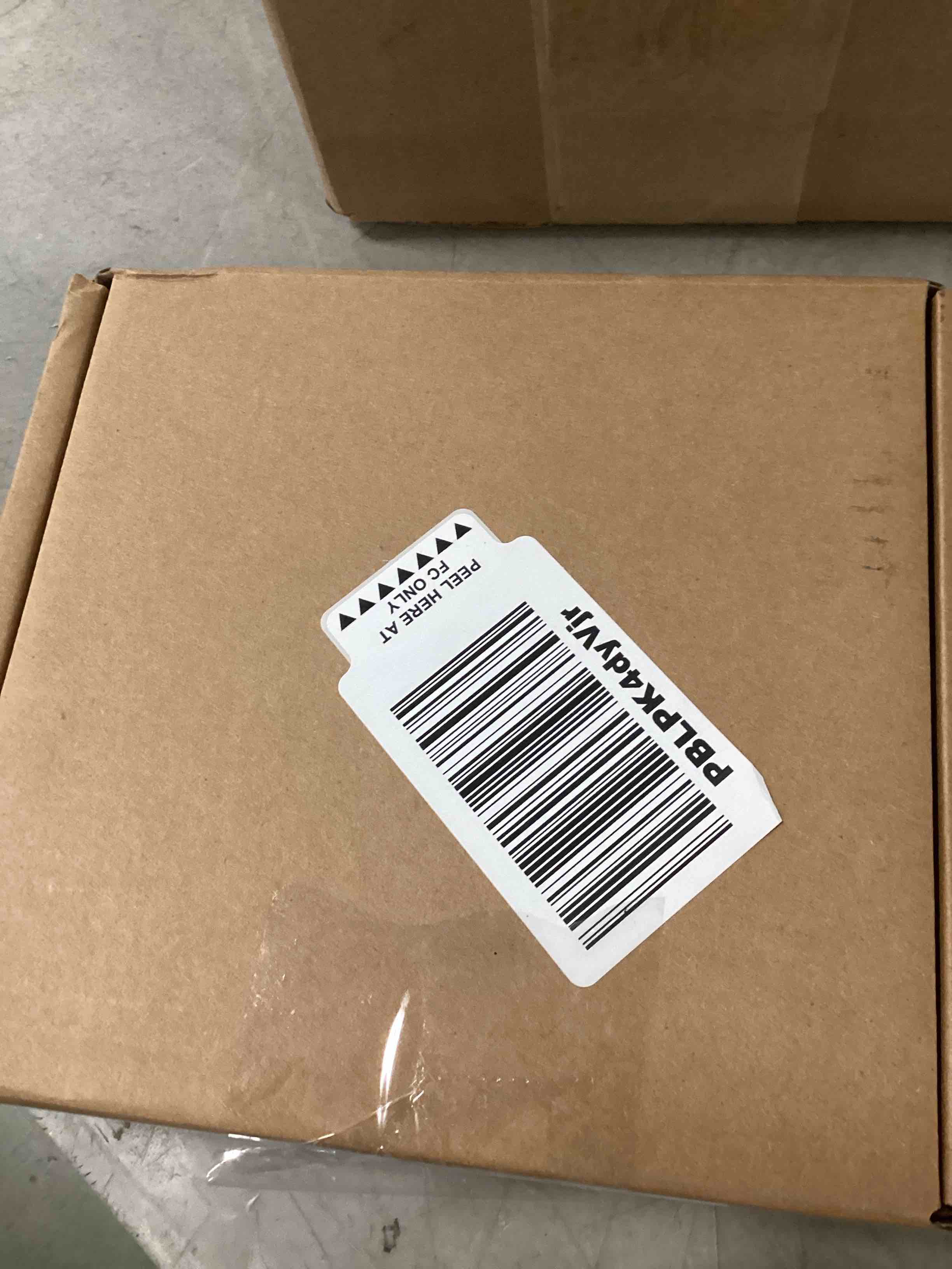https://s3.amazonaws.com/lotting-images-prod/bidfta/GRA0186018_1733315526323.jpeg