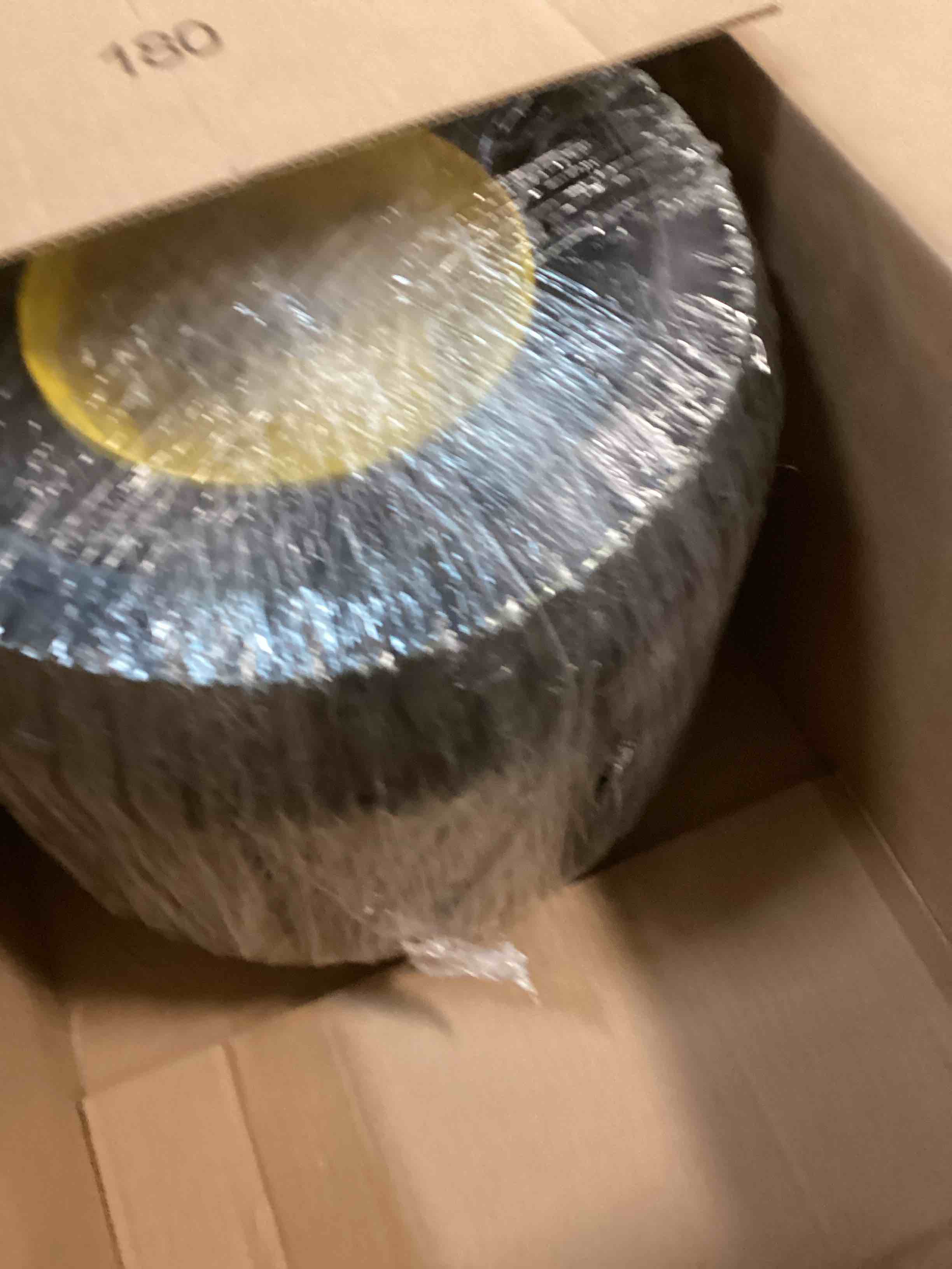 https://s3.amazonaws.com/lotting-images-prod/bidfta/GRA0186195_1733257912653.jpeg