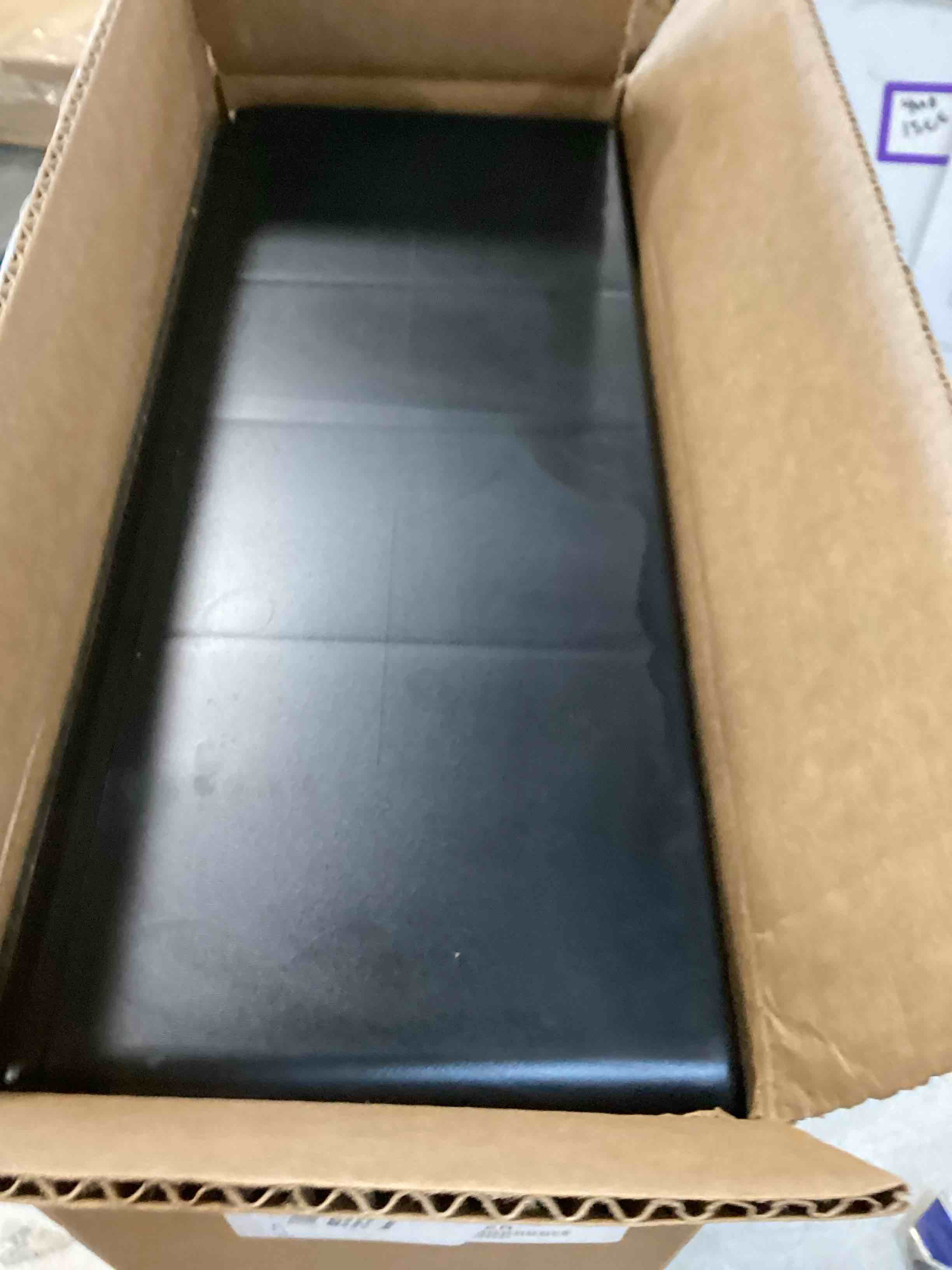 https://s3.amazonaws.com/lotting-images-prod/bidfta/GRA0186473_1733154470419.jpeg